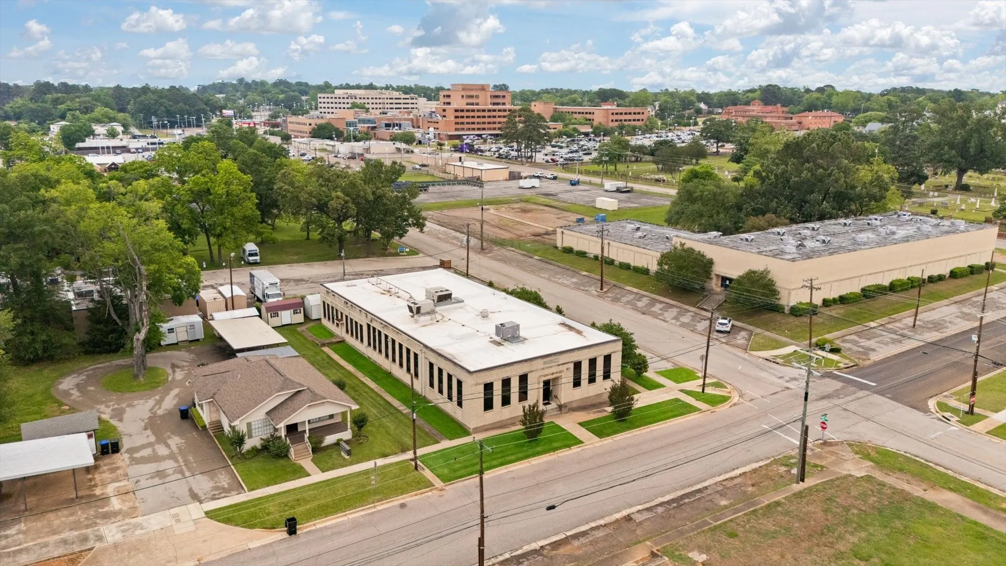 Office For Sale in Gregg County , 501 N Third Street, Longview, Texas 75602, 0, 0, Garage spaces, 0 Sqft, built in 1930, mls#21327833, Real Estate Agent in Longview, Homes For Sale in Gregg county, Homes For Sale in Longview, Realtor in Longview Texas, Real Estate Brokerage Independent Realty Texas, Luminita Cordes Realtor