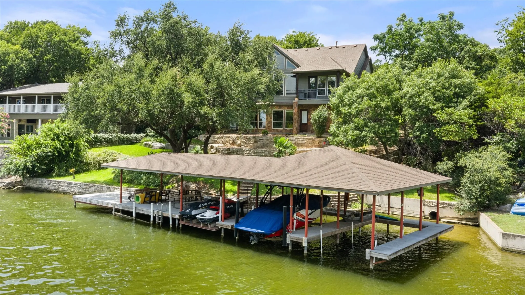 Single Family Residence For Sale in Hood County , 1101 Hidden Cove Trail, Granbury, Texas 76049, 5 Bedroom, 6 Bathroom, 2 Garage spaces, 4,157 Sqft, built in 2006, mls#21320167, Real Estate Agent in Granbury, Homes For Sale in Hood county, Homes For Sale in Granbury, Realtor in Granbury Texas, Real Estate Brokerage Independent Realty Texas, Luminita Cordes Realtor