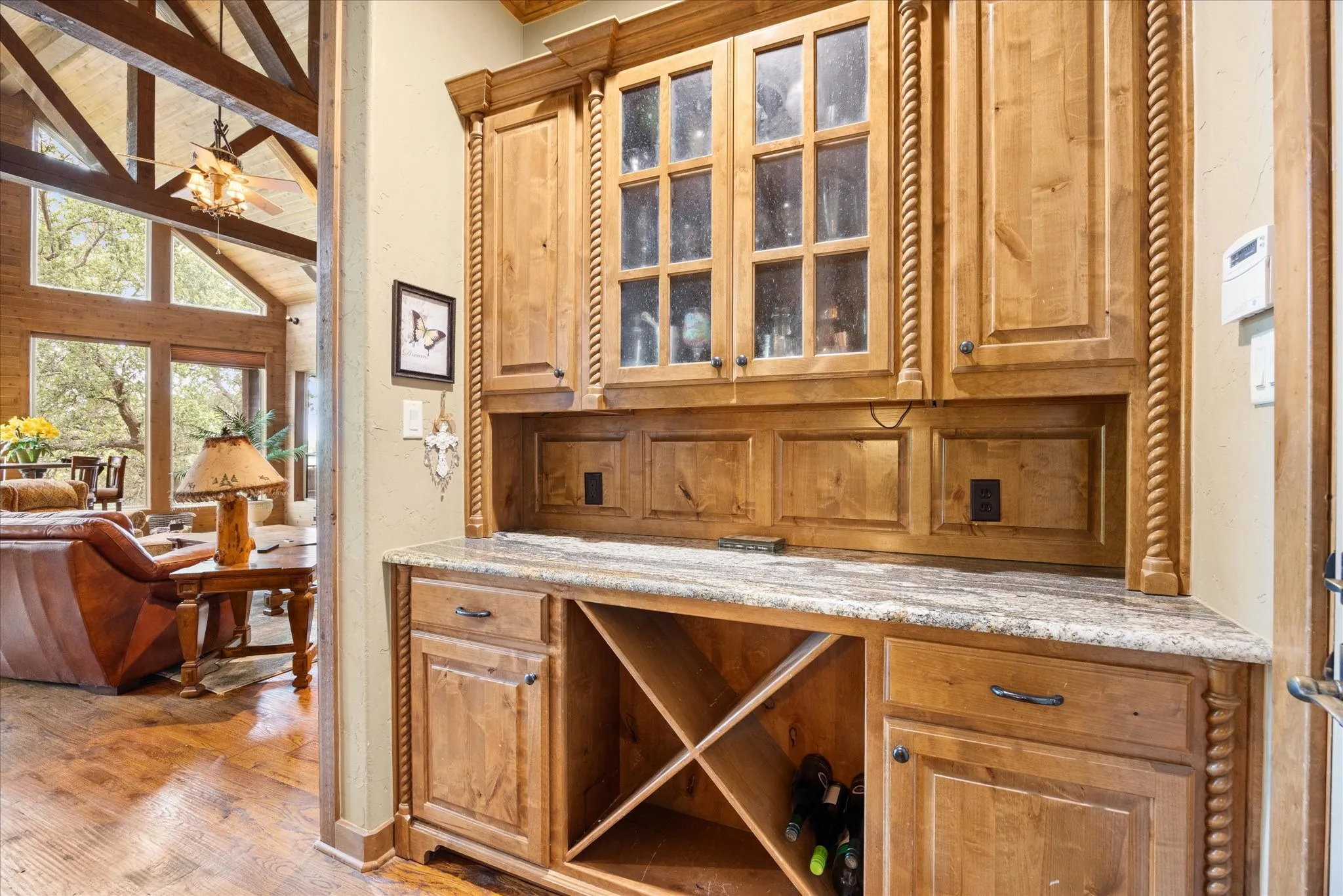 Single Family Residence For Sale in Hood County , 1101 Hidden Cove Trail, Granbury, Texas 76049, 5 Bedroom, 6 Bathroom, 2 Garage spaces, 4,157 Sqft, built in 2006, mls#21320167, Real Estate Agent in Granbury, Homes For Sale in Hood county, Homes For Sale in Granbury, Realtor in Granbury Texas, Real Estate Brokerage Independent Realty Texas, Luminita Cordes Realtor