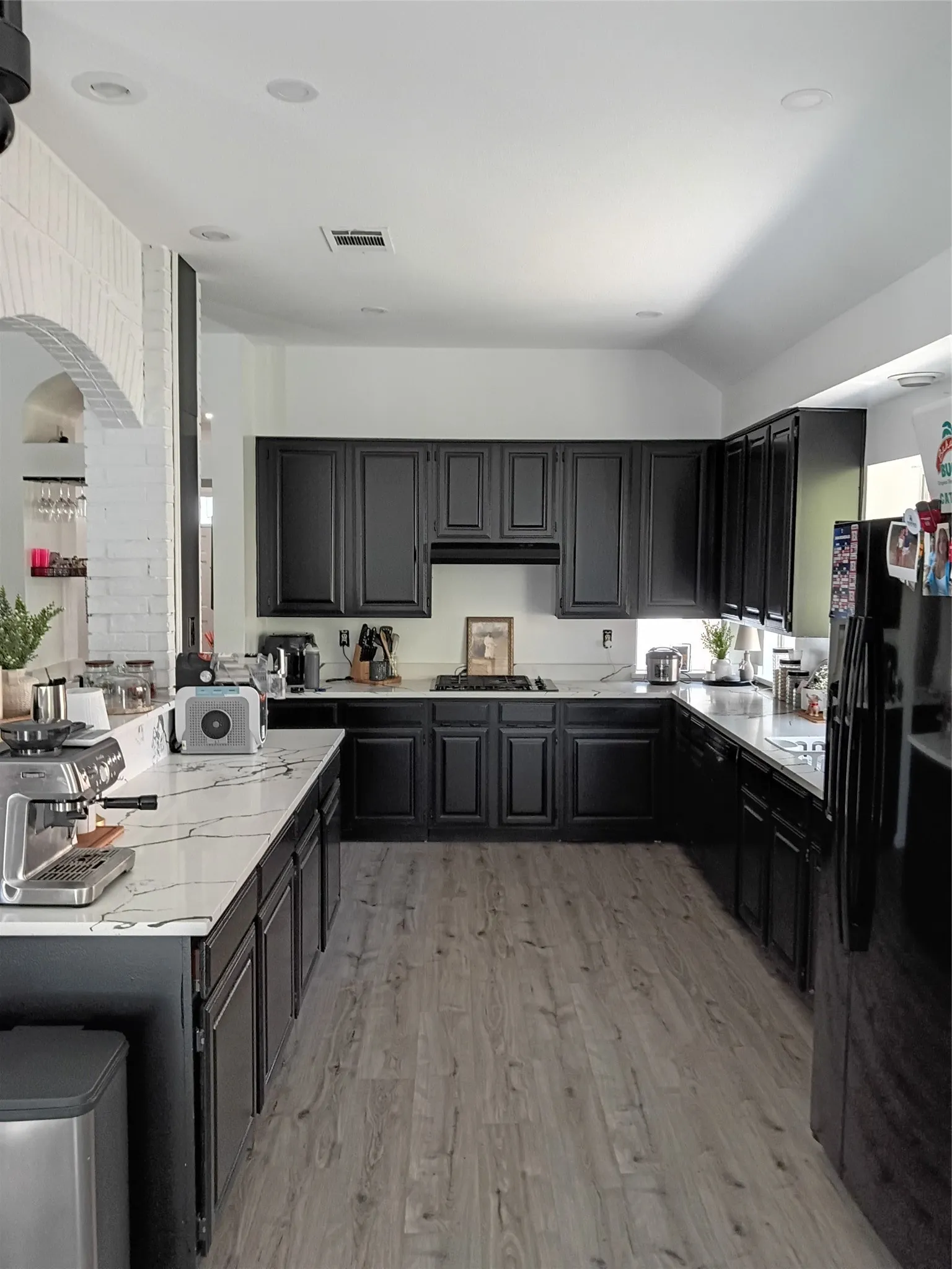 Single Family Residence For Sale in Tarrant County , 2202 S Branch Drive, Arlington, Texas 76001, 4 Bedroom, 2 Bathroom, 2 Garage spaces, 2,267 Sqft, built in 1988, mls#21327681, Real Estate Agent in Arlington, Homes For Sale in Tarrant county, Homes For Sale in Arlington, Realtor in Arlington Texas, Real Estate Brokerage Independent Realty Texas, Luminita Cordes Realtor