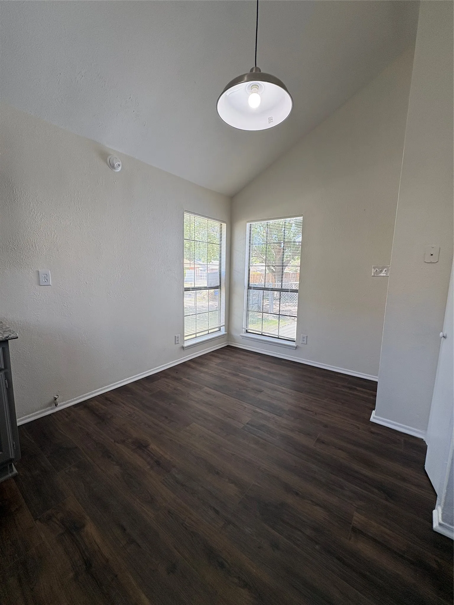 Single Family Residence For Sale in Dallas County , 1362 Southridge Drive, Lancaster, Texas 75146, 3 Bedroom, 2 Bathroom, 2 Garage spaces, 1,412 Sqft, built in 1984, mls#21327454, Real Estate Agent in Lancaster, Homes For Sale in Dallas county, Homes For Sale in Lancaster, Realtor in Lancaster Texas, Real Estate Brokerage Independent Realty Texas, Luminita Cordes Realtor
