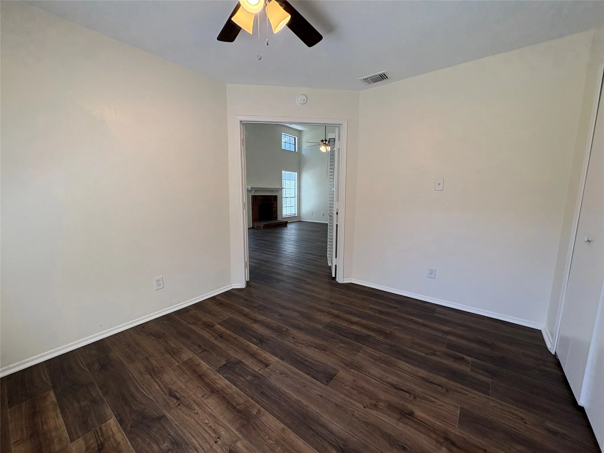 Single Family Residence For Sale in Dallas County , 1362 Southridge Drive, Lancaster, Texas 75146, 3 Bedroom, 2 Bathroom, 2 Garage spaces, 1,412 Sqft, built in 1984, mls#21327454, Real Estate Agent in Lancaster, Homes For Sale in Dallas county, Homes For Sale in Lancaster, Realtor in Lancaster Texas, Real Estate Brokerage Independent Realty Texas, Luminita Cordes Realtor