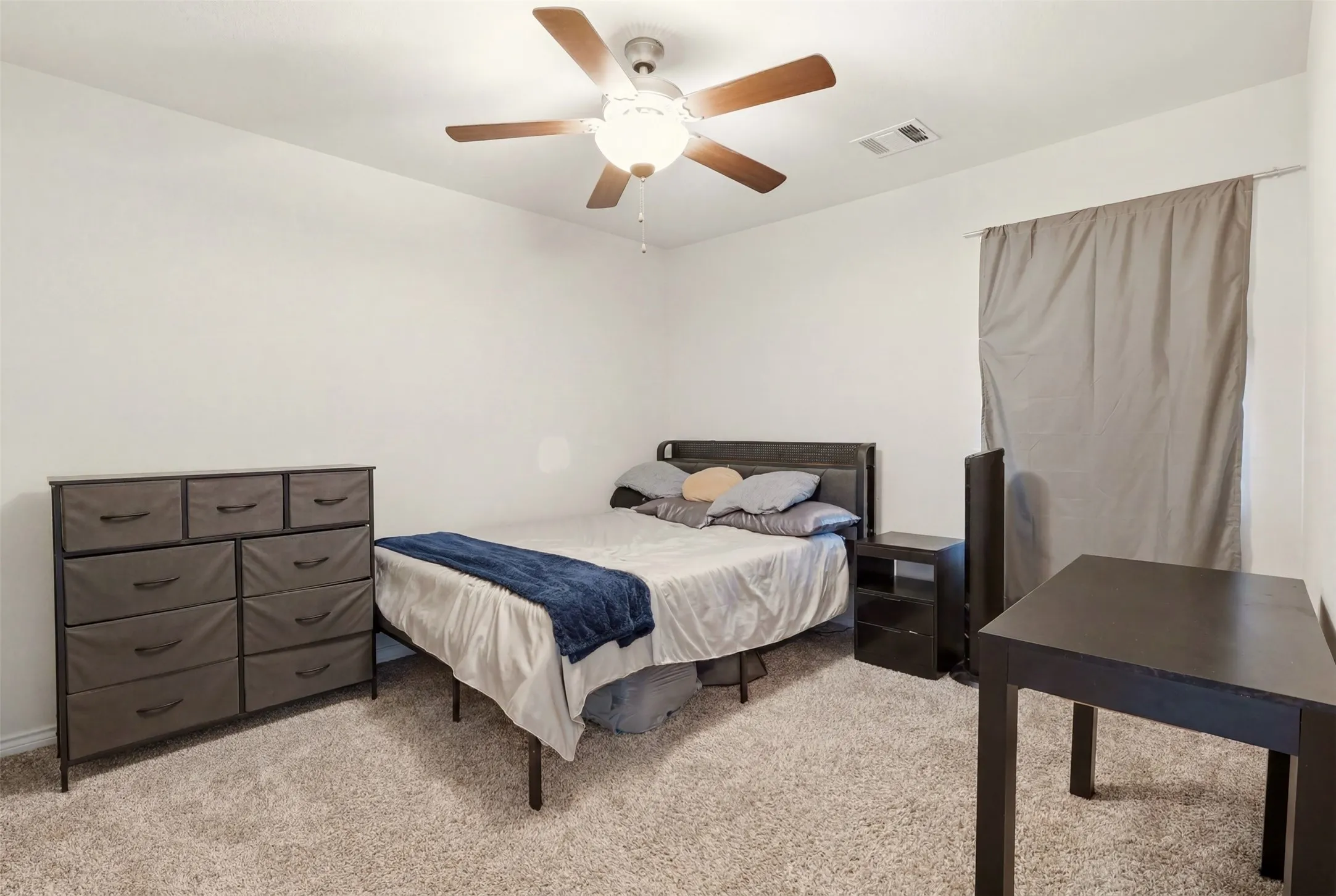 Single Family Residence For Sale in Tarrant County , 10529 Smiths Bend Road, Fort Worth, Texas 76126, 3 Bedroom, 3 Bathroom, 2 Garage spaces, 2,128 Sqft, built in 2021, mls#21326544, Real Estate Agent in Fort Worth, Homes For Sale in Tarrant county, Homes For Sale in Fort Worth, Realtor in Fort Worth Texas, Real Estate Brokerage Independent Realty Texas, Luminita Cordes Realtor