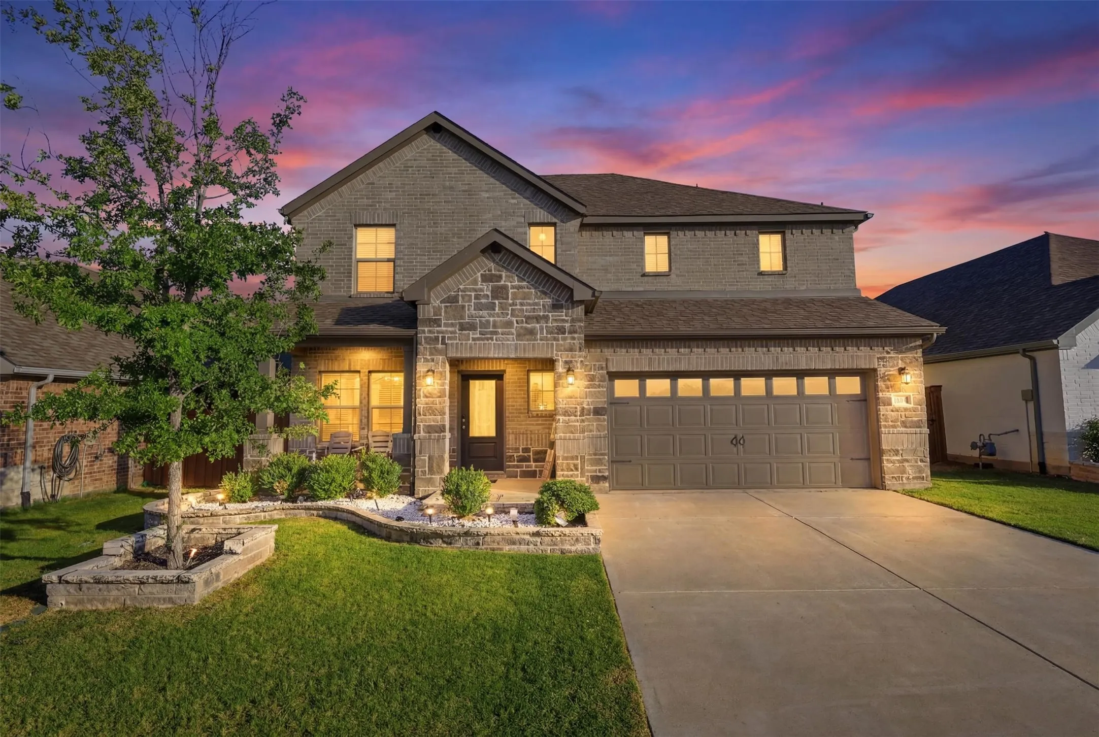 Single Family Residence For Sale in Tarrant County , 10529 Smiths Bend Road, Fort Worth, Texas 76126, 3 Bedroom, 3 Bathroom, 2 Garage spaces, 2,128 Sqft, built in 2021, mls#21326544, Real Estate Agent in Fort Worth, Homes For Sale in Tarrant county, Homes For Sale in Fort Worth, Realtor in Fort Worth Texas, Real Estate Brokerage Independent Realty Texas, Luminita Cordes Realtor