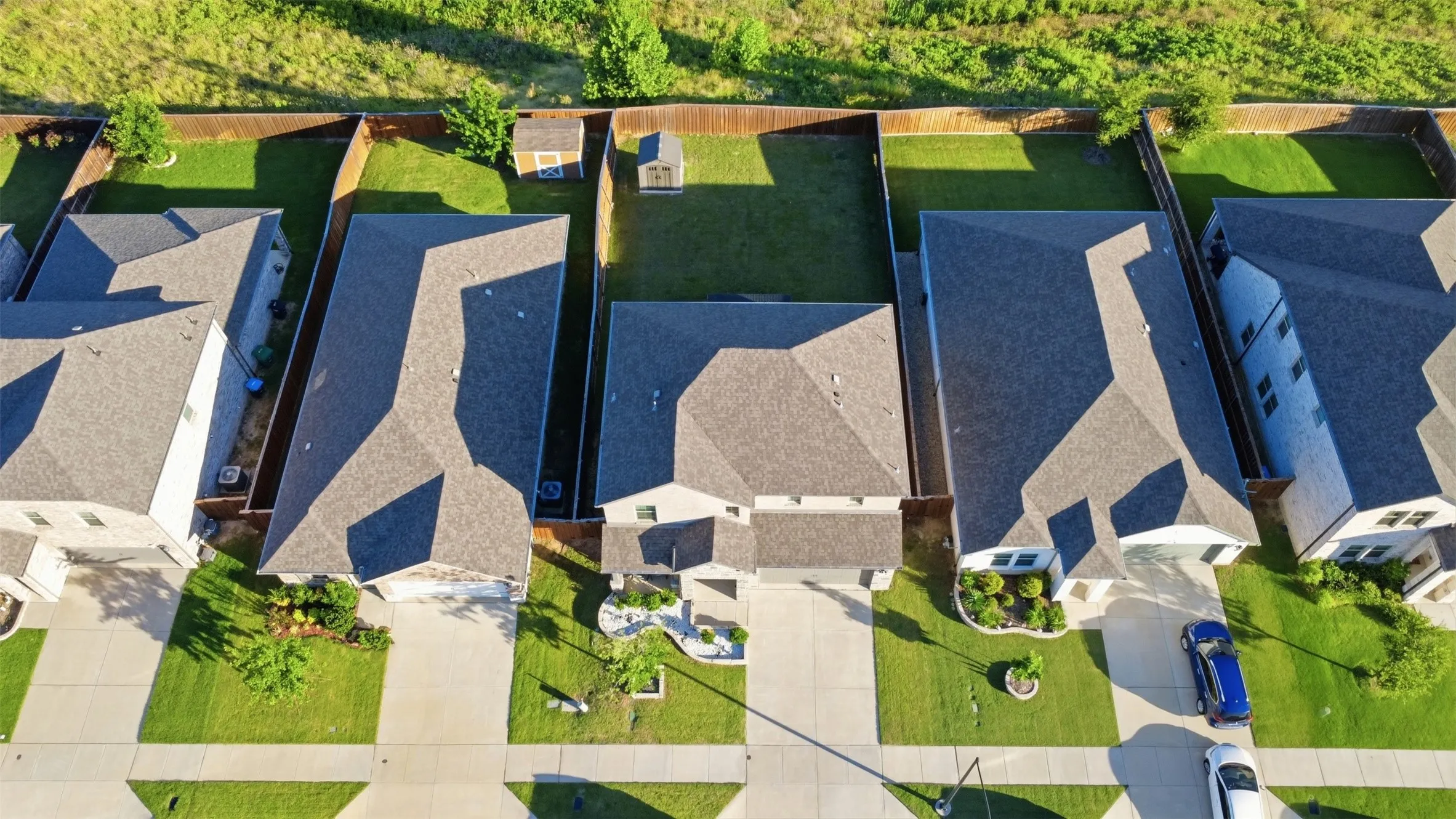 Single Family Residence For Sale in Tarrant County , 10529 Smiths Bend Road, Fort Worth, Texas 76126, 3 Bedroom, 3 Bathroom, 2 Garage spaces, 2,128 Sqft, built in 2021, mls#21326544, Real Estate Agent in Fort Worth, Homes For Sale in Tarrant county, Homes For Sale in Fort Worth, Realtor in Fort Worth Texas, Real Estate Brokerage Independent Realty Texas, Luminita Cordes Realtor
