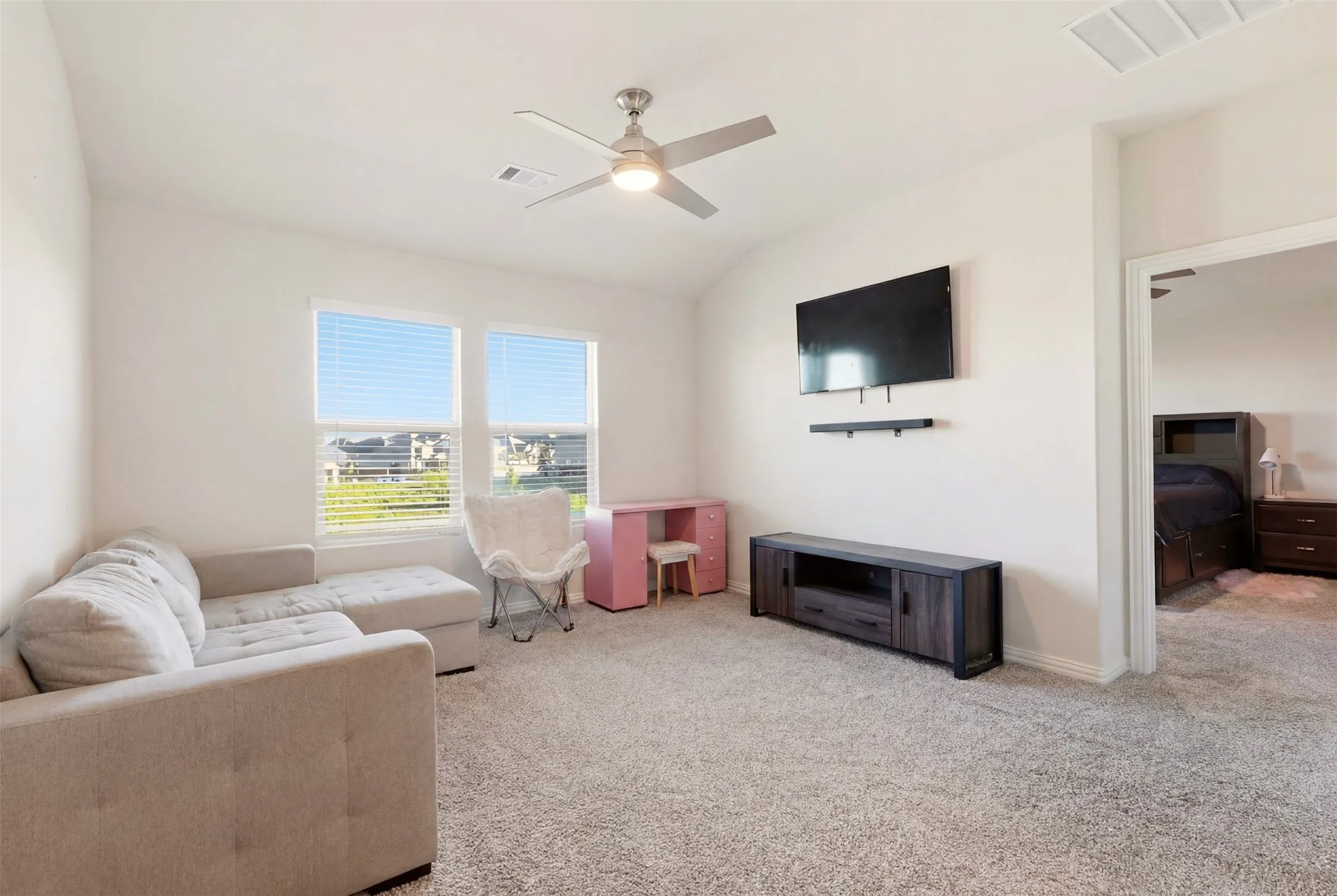 Single Family Residence For Sale in Tarrant County , 10529 Smiths Bend Road, Fort Worth, Texas 76126, 3 Bedroom, 3 Bathroom, 2 Garage spaces, 2,128 Sqft, built in 2021, mls#21326544, Real Estate Agent in Fort Worth, Homes For Sale in Tarrant county, Homes For Sale in Fort Worth, Realtor in Fort Worth Texas, Real Estate Brokerage Independent Realty Texas, Luminita Cordes Realtor
