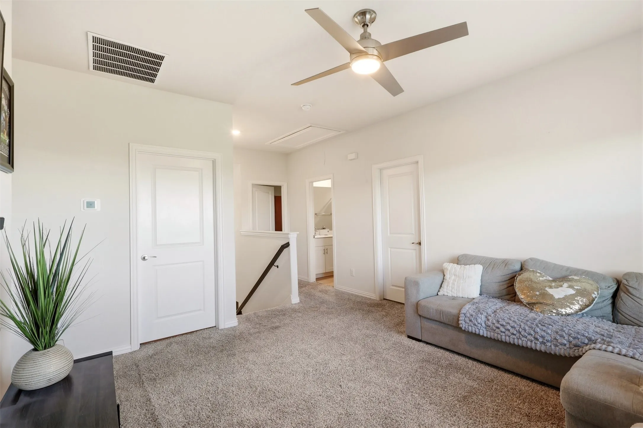 Single Family Residence For Sale in Tarrant County , 10529 Smiths Bend Road, Fort Worth, Texas 76126, 3 Bedroom, 3 Bathroom, 2 Garage spaces, 2,128 Sqft, built in 2021, mls#21326544, Real Estate Agent in Fort Worth, Homes For Sale in Tarrant county, Homes For Sale in Fort Worth, Realtor in Fort Worth Texas, Real Estate Brokerage Independent Realty Texas, Luminita Cordes Realtor