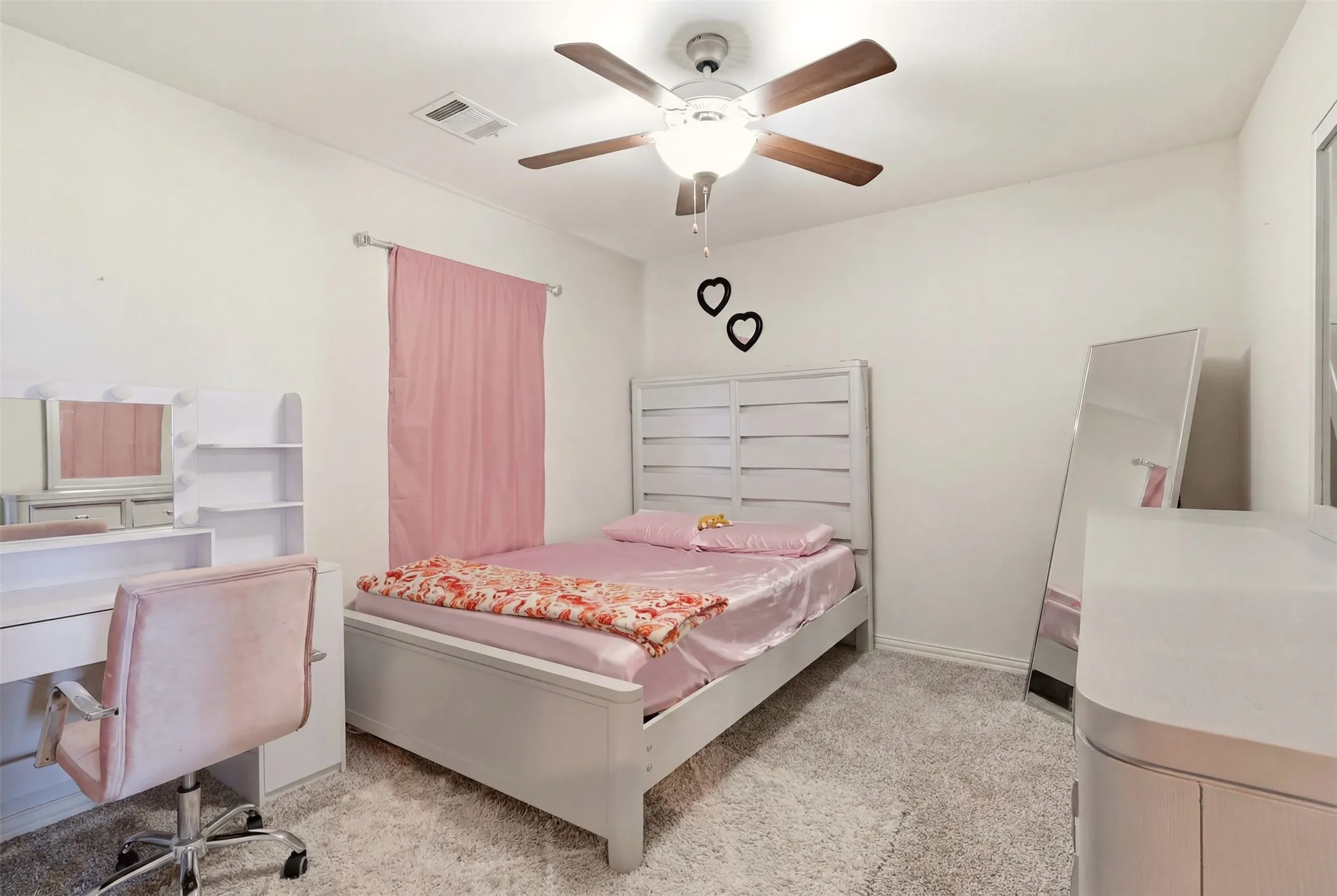 Single Family Residence For Sale in Tarrant County , 10529 Smiths Bend Road, Fort Worth, Texas 76126, 3 Bedroom, 3 Bathroom, 2 Garage spaces, 2,128 Sqft, built in 2021, mls#21326544, Real Estate Agent in Fort Worth, Homes For Sale in Tarrant county, Homes For Sale in Fort Worth, Realtor in Fort Worth Texas, Real Estate Brokerage Independent Realty Texas, Luminita Cordes Realtor