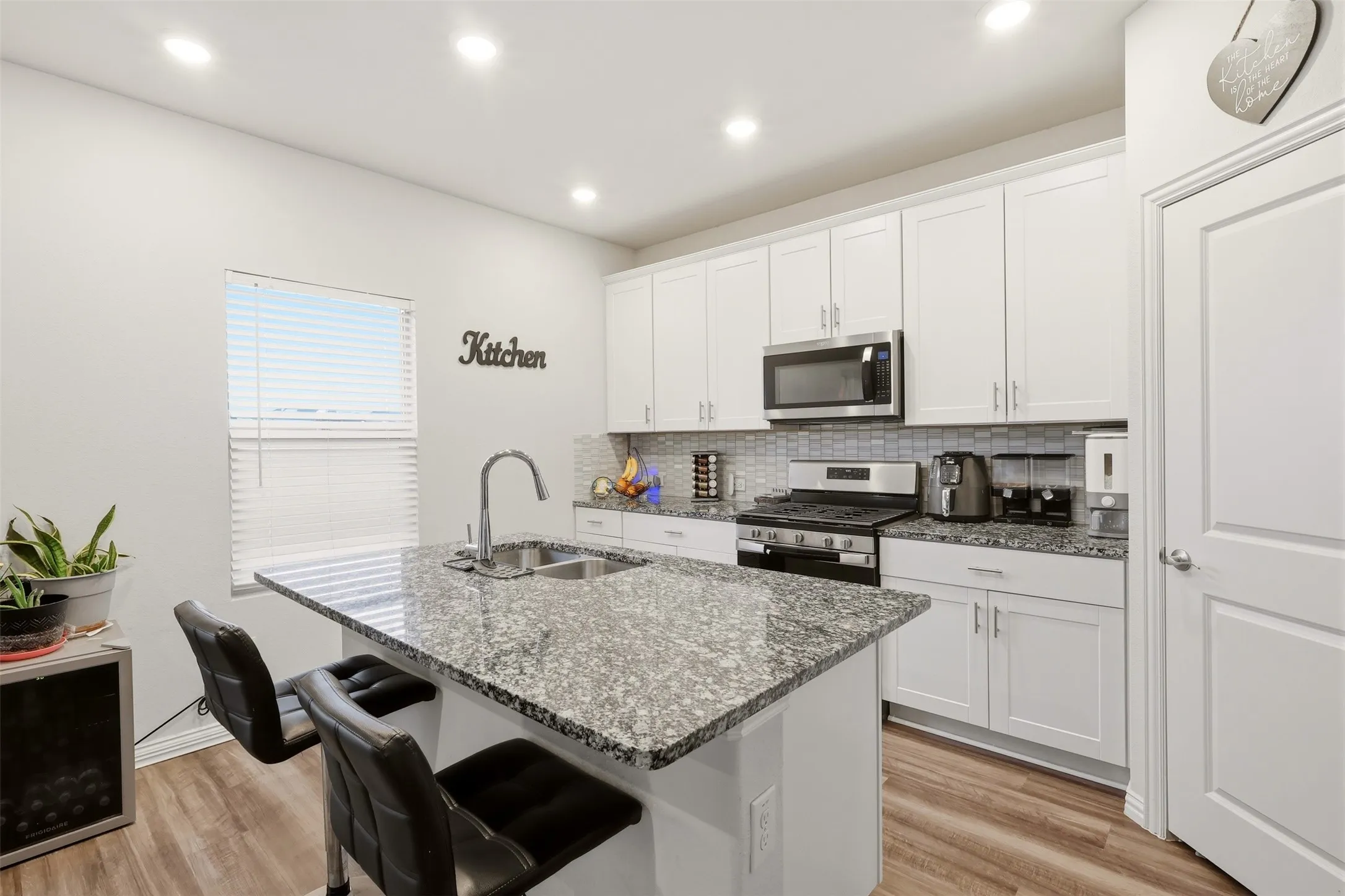 Single Family Residence For Sale in Tarrant County , 10529 Smiths Bend Road, Fort Worth, Texas 76126, 3 Bedroom, 3 Bathroom, 2 Garage spaces, 2,128 Sqft, built in 2021, mls#21326544, Real Estate Agent in Fort Worth, Homes For Sale in Tarrant county, Homes For Sale in Fort Worth, Realtor in Fort Worth Texas, Real Estate Brokerage Independent Realty Texas, Luminita Cordes Realtor