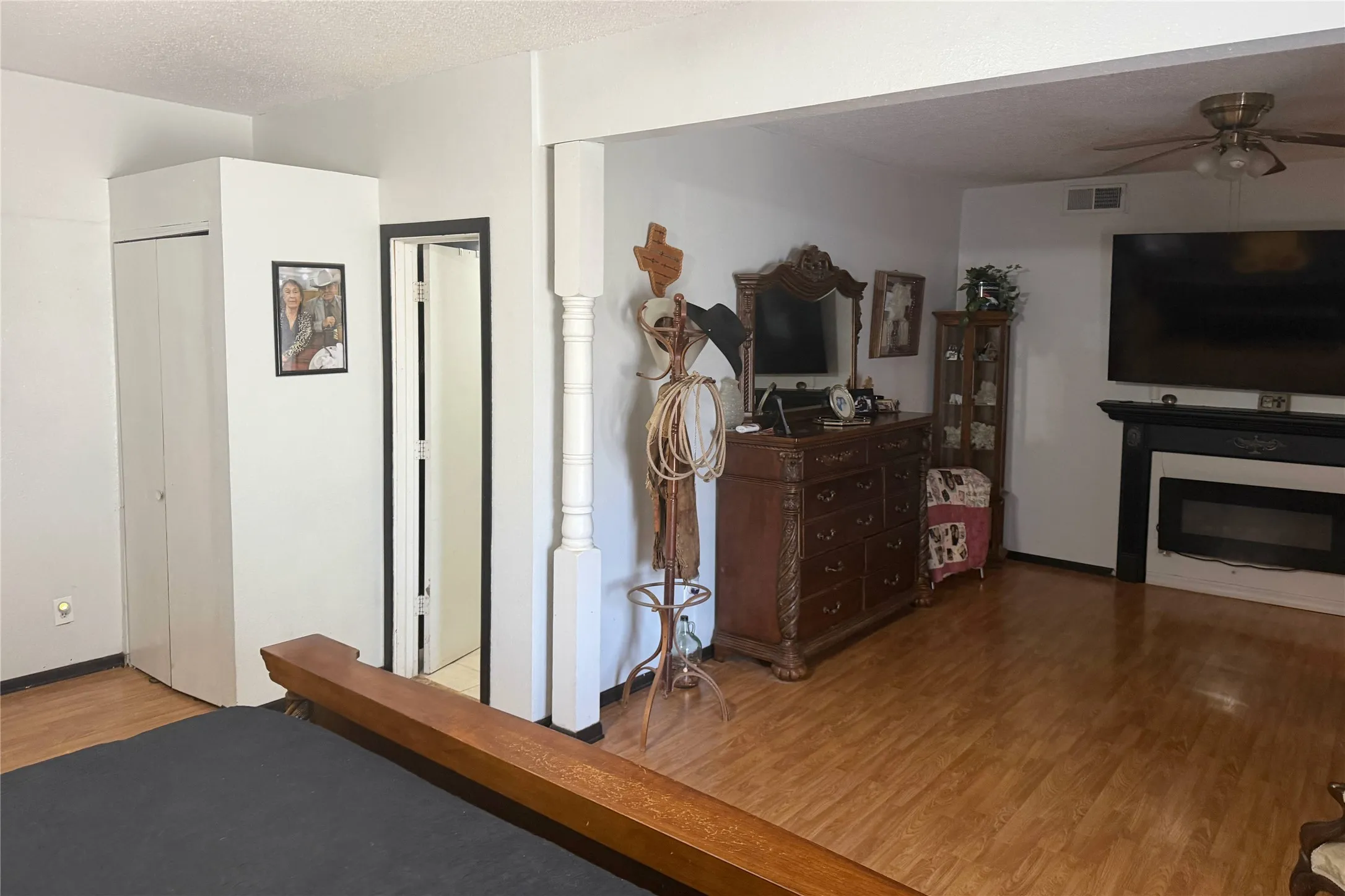 Single Family Residence For Sale in Cottle County , 908 15th Street, Paducah, Texas 79248, 3 Bedroom, 3 Bathroom, Garage spaces, 2,024 Sqft, built in 1960, mls#21327863, Real Estate Agent in Paducah, Homes For Sale in Cottle county, Homes For Sale in Paducah, Realtor in Paducah Texas, Real Estate Brokerage Independent Realty Texas, Luminita Cordes Realtor
