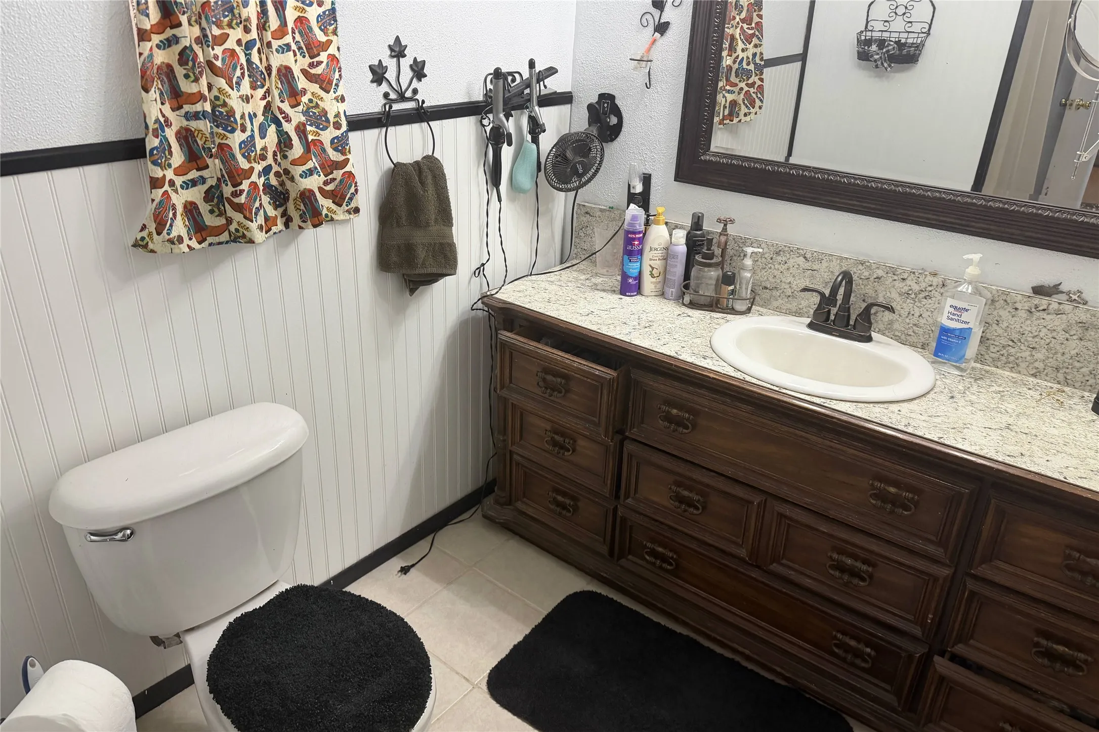 Single Family Residence For Sale in Cottle County , 908 15th Street, Paducah, Texas 79248, 3 Bedroom, 3 Bathroom, Garage spaces, 2,024 Sqft, built in 1960, mls#21327863, Real Estate Agent in Paducah, Homes For Sale in Cottle county, Homes For Sale in Paducah, Realtor in Paducah Texas, Real Estate Brokerage Independent Realty Texas, Luminita Cordes Realtor
