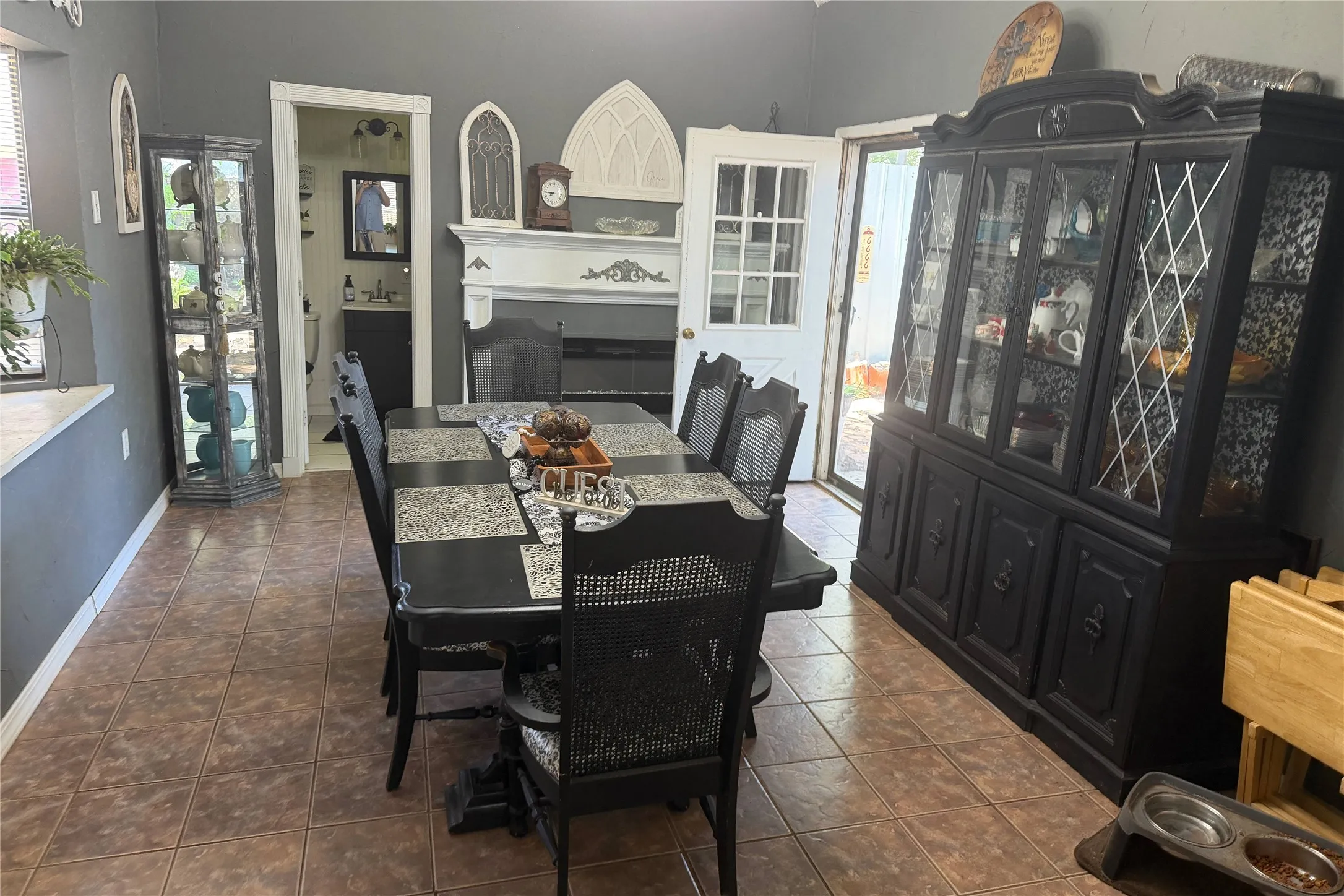 Single Family Residence For Sale in Cottle County , 908 15th Street, Paducah, Texas 79248, 3 Bedroom, 3 Bathroom, Garage spaces, 2,024 Sqft, built in 1960, mls#21327863, Real Estate Agent in Paducah, Homes For Sale in Cottle county, Homes For Sale in Paducah, Realtor in Paducah Texas, Real Estate Brokerage Independent Realty Texas, Luminita Cordes Realtor