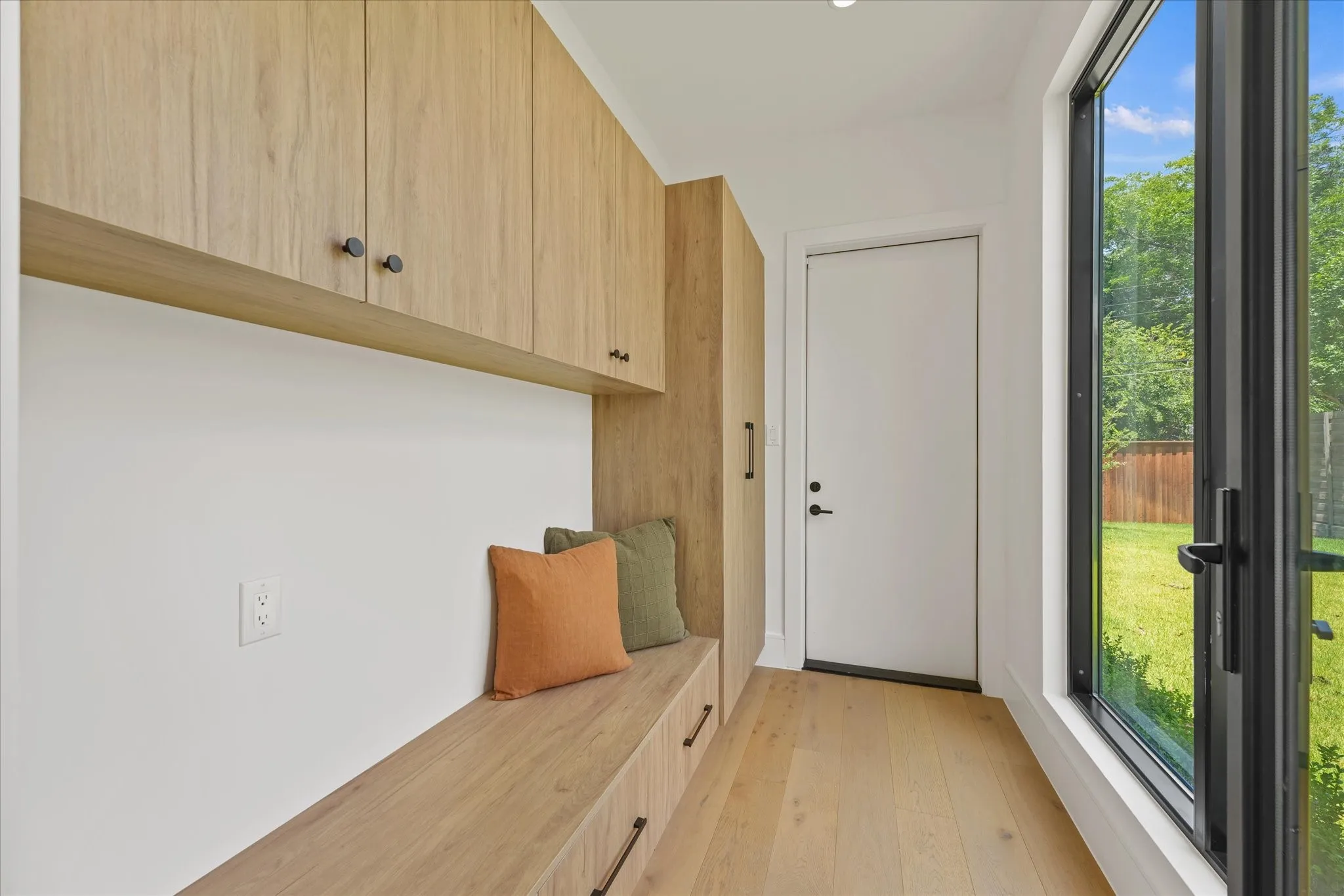 Separate Mudroom and entrance to the garage.