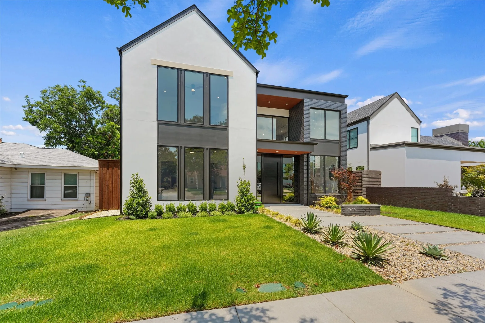 Single Family Residence For Sale in Dallas County , 7619 Kenwell Street, Dallas, Texas 75209, 4 Bedroom, 5 Bathroom, 2 Garage spaces, 4,104 Sqft, built in 2024, mls#21327472, Real Estate Agent in Dallas, Homes For Sale in Dallas county, Homes For Sale in Dallas, Realtor in Dallas Texas, Real Estate Brokerage Independent Realty Texas, Luminita Cordes Realtor