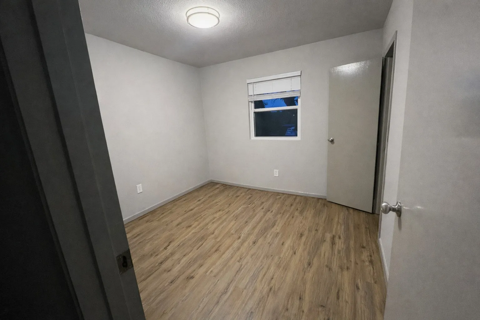 Townhouse For Sale in Dallas County , 2035 Clubview Drive, Carrollton, Texas 75006, 3 Bedroom, 2 Bathroom, Garage spaces, 1,780 Sqft, built in 1973, mls#21326804, Real Estate Agent in Carrollton, Homes For Sale in Dallas county, Homes For Sale in Carrollton, Realtor in Carrollton Texas, Real Estate Brokerage Independent Realty Texas, Luminita Cordes Realtor