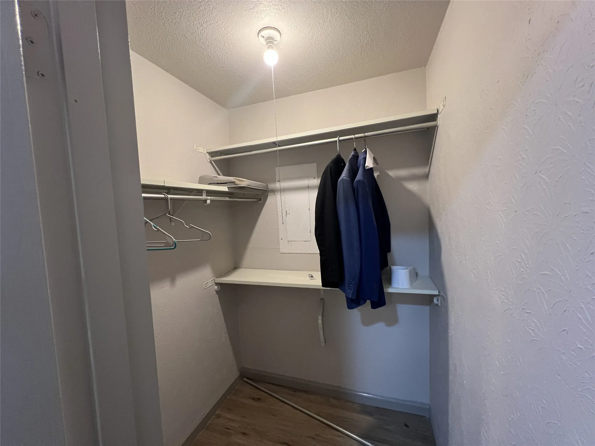 Townhouse For Sale in Dallas County , 2035 Clubview Drive, Carrollton, Texas 75006, 3 Bedroom, 2 Bathroom, Garage spaces, 1,780 Sqft, built in 1973, mls#21326804, Real Estate Agent in Carrollton, Homes For Sale in Dallas county, Homes For Sale in Carrollton, Realtor in Carrollton Texas, Real Estate Brokerage Independent Realty Texas, Luminita Cordes Realtor