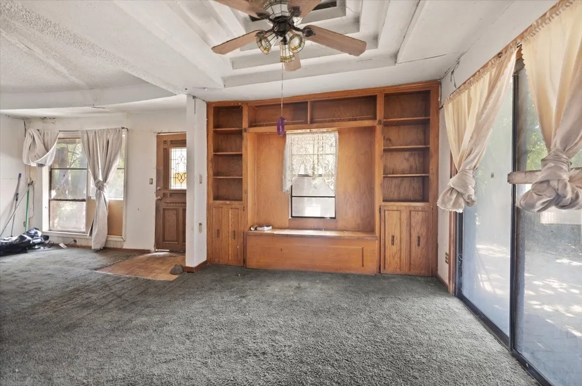 Single Family Residence For Sale in Dallas County , 3907 Odessa Street, Dallas, Texas 75212, 3 Bedroom, 2 Bathroom, Garage spaces, 1,260 Sqft, built in 1946, mls#21326658, Real Estate Agent in Dallas, Homes For Sale in Dallas county, Homes For Sale in Dallas, Realtor in Dallas Texas, Real Estate Brokerage Independent Realty Texas, Luminita Cordes Realtor