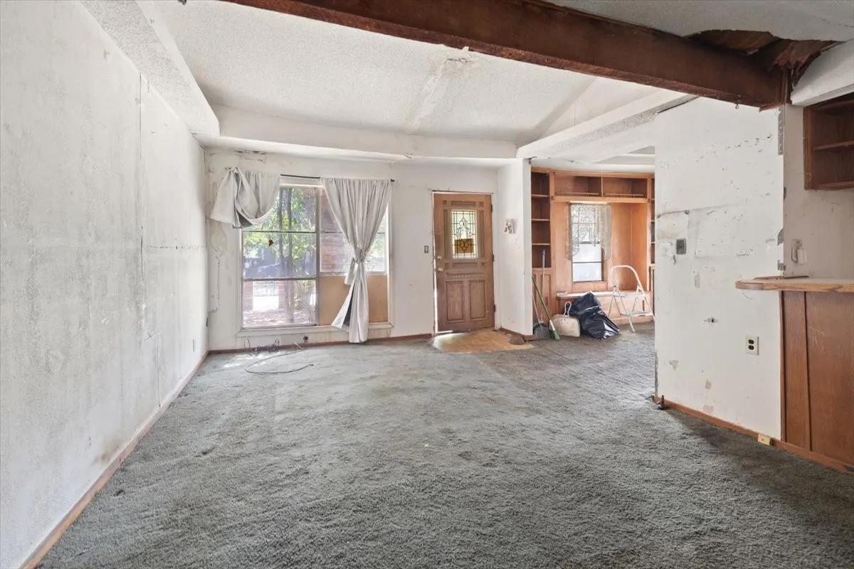 Single Family Residence For Sale in Dallas County , 3907 Odessa Street, Dallas, Texas 75212, 3 Bedroom, 2 Bathroom, Garage spaces, 1,260 Sqft, built in 1946, mls#21326658, Real Estate Agent in Dallas, Homes For Sale in Dallas county, Homes For Sale in Dallas, Realtor in Dallas Texas, Real Estate Brokerage Independent Realty Texas, Luminita Cordes Realtor