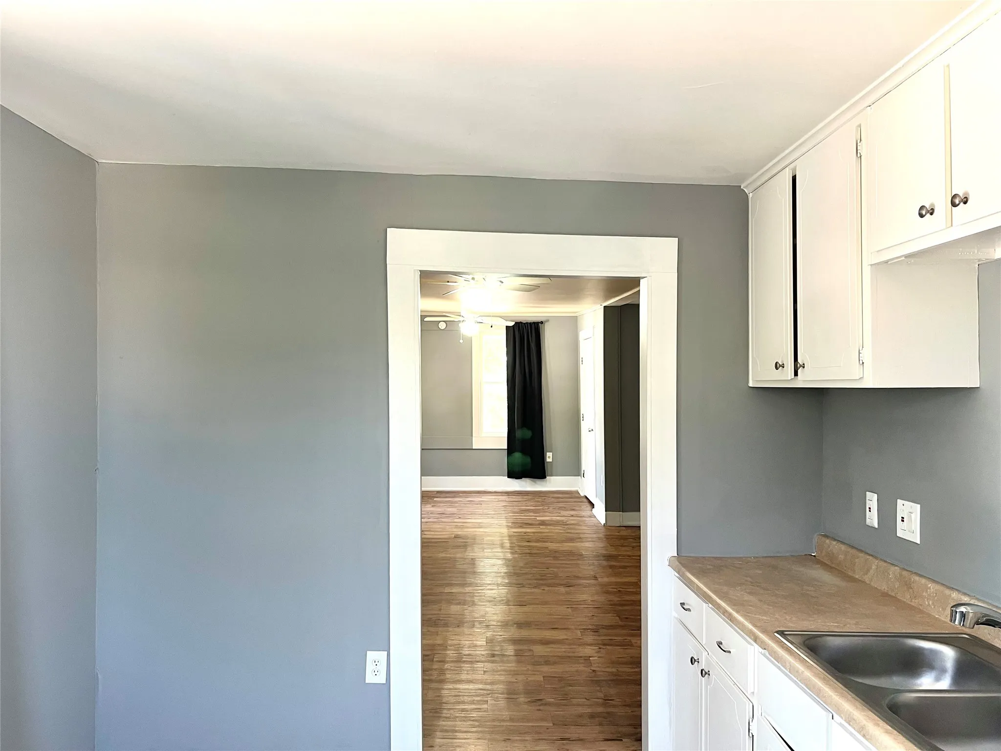Apartment For Rent in Brown County , 1017 Vine Street 2, Brownwood, Texas 76801, 3 Bedroom, 1 Bathroom, Garage spaces, 1,050 Sqft, built in 0, mls#21323274, Real Estate Agent in Brownwood, Homes For Rent in Brown county, Homes For Rent in Brownwood, Realtor in Brownwood Texas, Real Estate Brokerage Independent Realty Texas, Luminita Cordes Realtor