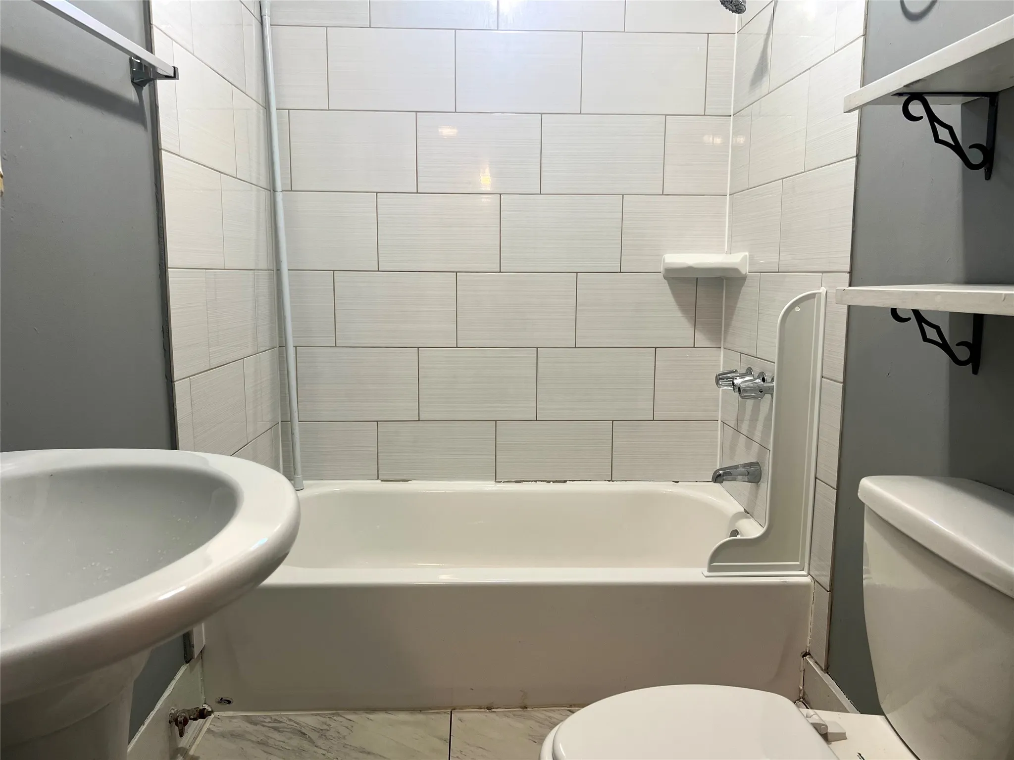 Apartment For Rent in Brown County , 1017 Vine Street 2, Brownwood, Texas 76801, 3 Bedroom, 1 Bathroom, Garage spaces, 1,050 Sqft, built in 0, mls#21323274, Real Estate Agent in Brownwood, Homes For Rent in Brown county, Homes For Rent in Brownwood, Realtor in Brownwood Texas, Real Estate Brokerage Independent Realty Texas, Luminita Cordes Realtor