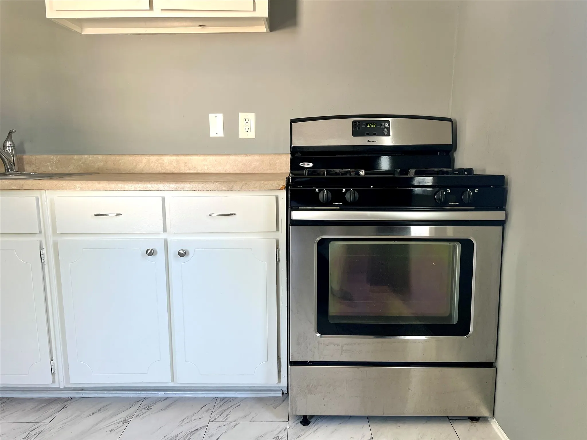 Apartment For Rent in Brown County , 1017 Vine Street 2, Brownwood, Texas 76801, 3 Bedroom, 1 Bathroom, Garage spaces, 1,050 Sqft, built in 0, mls#21323274, Real Estate Agent in Brownwood, Homes For Rent in Brown county, Homes For Rent in Brownwood, Realtor in Brownwood Texas, Real Estate Brokerage Independent Realty Texas, Luminita Cordes Realtor