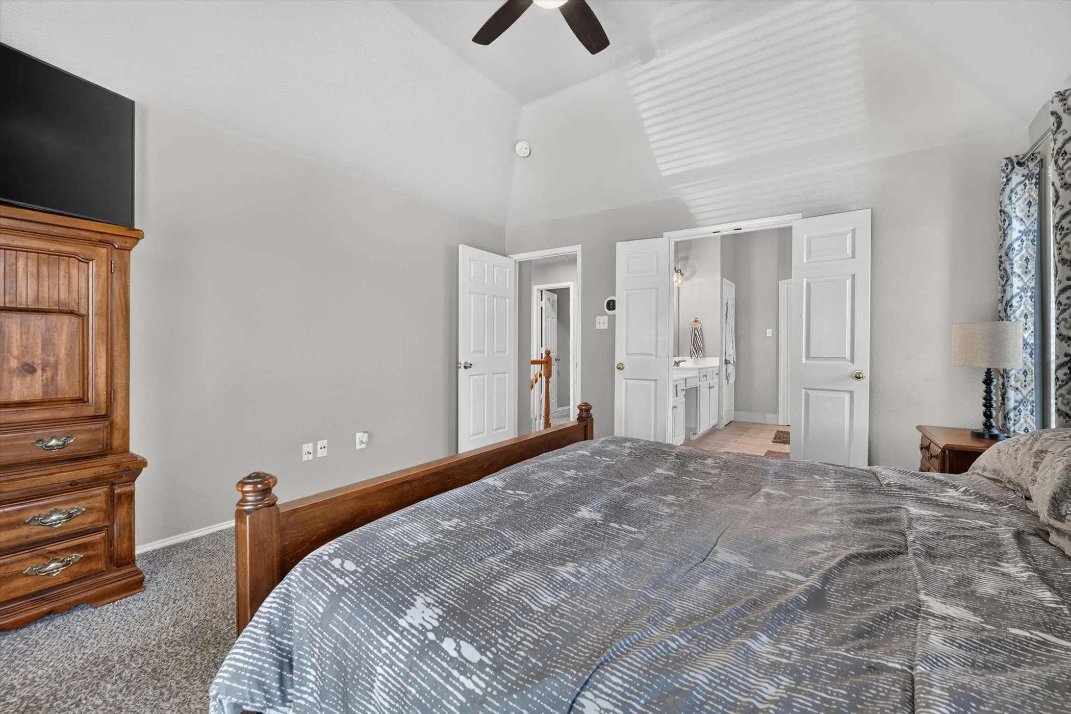 Single Family Residence For Sale in Denton County , 6217 Apache Drive, The Colony, Texas 75056, 4 Bedroom, 3 Bathroom, 2 Garage spaces, 2,139 Sqft, built in 2001, mls#21327865, Real Estate Agent in The Colony, Homes For Sale in Denton county, Homes For Sale in The Colony, Realtor in The Colony Texas, Real Estate Brokerage Independent Realty Texas, Luminita Cordes Realtor