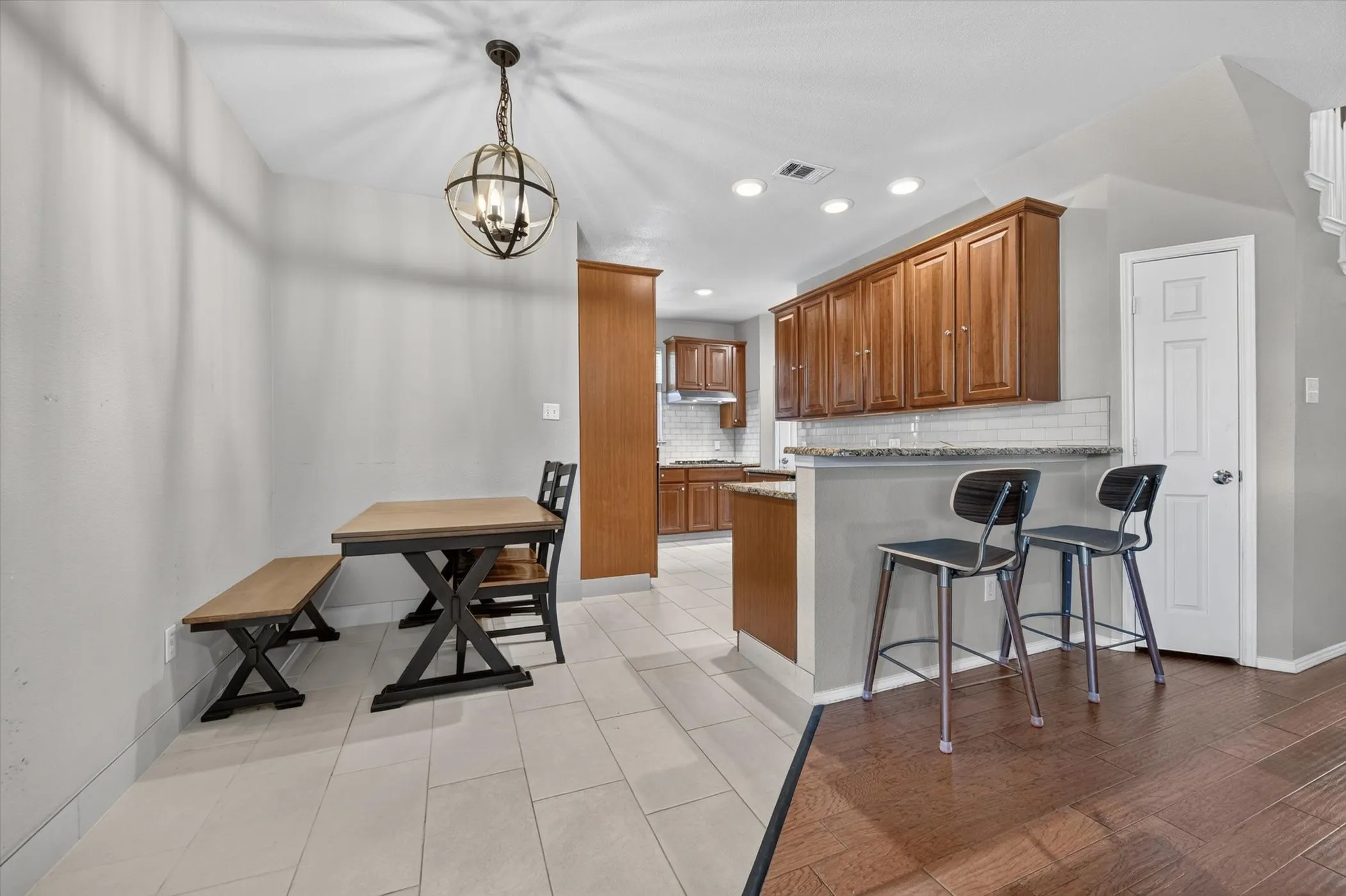 Single Family Residence For Sale in Denton County , 6217 Apache Drive, The Colony, Texas 75056, 4 Bedroom, 3 Bathroom, 2 Garage spaces, 2,139 Sqft, built in 2001, mls#21327865, Real Estate Agent in The Colony, Homes For Sale in Denton county, Homes For Sale in The Colony, Realtor in The Colony Texas, Real Estate Brokerage Independent Realty Texas, Luminita Cordes Realtor