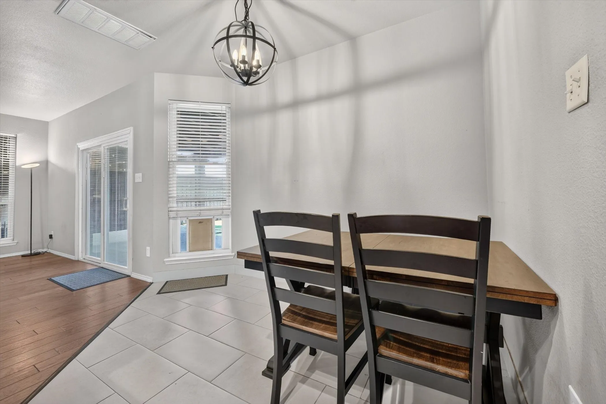 Single Family Residence For Sale in Denton County , 6217 Apache Drive, The Colony, Texas 75056, 4 Bedroom, 3 Bathroom, 2 Garage spaces, 2,139 Sqft, built in 2001, mls#21327865, Real Estate Agent in The Colony, Homes For Sale in Denton county, Homes For Sale in The Colony, Realtor in The Colony Texas, Real Estate Brokerage Independent Realty Texas, Luminita Cordes Realtor