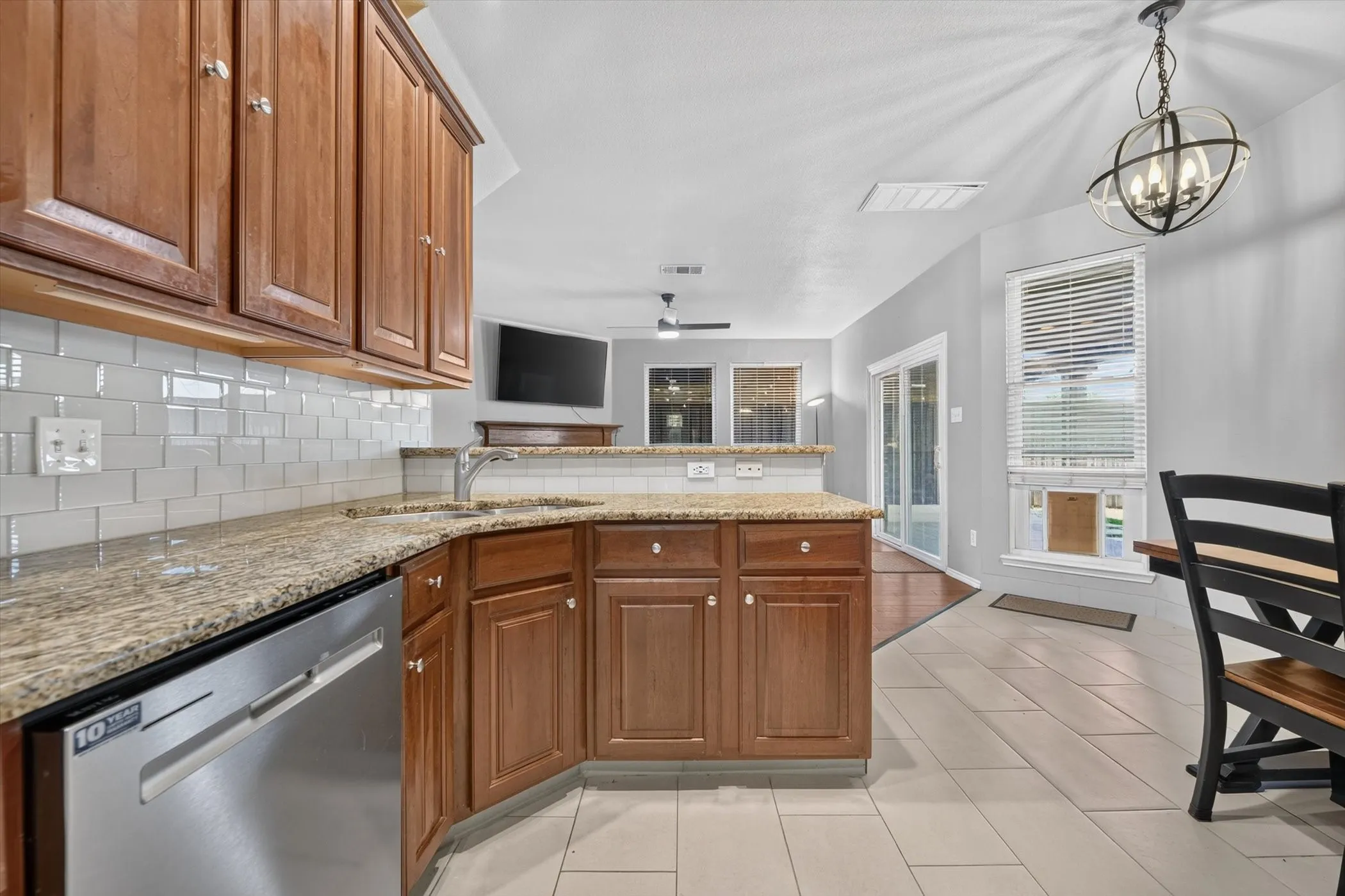 Single Family Residence For Sale in Denton County , 6217 Apache Drive, The Colony, Texas 75056, 4 Bedroom, 3 Bathroom, 2 Garage spaces, 2,139 Sqft, built in 2001, mls#21327865, Real Estate Agent in The Colony, Homes For Sale in Denton county, Homes For Sale in The Colony, Realtor in The Colony Texas, Real Estate Brokerage Independent Realty Texas, Luminita Cordes Realtor