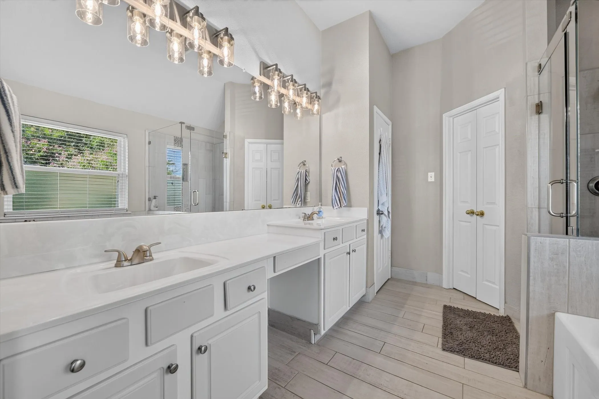 Single Family Residence For Sale in Denton County , 6217 Apache Drive, The Colony, Texas 75056, 4 Bedroom, 3 Bathroom, 2 Garage spaces, 2,139 Sqft, built in 2001, mls#21327865, Real Estate Agent in The Colony, Homes For Sale in Denton county, Homes For Sale in The Colony, Realtor in The Colony Texas, Real Estate Brokerage Independent Realty Texas, Luminita Cordes Realtor