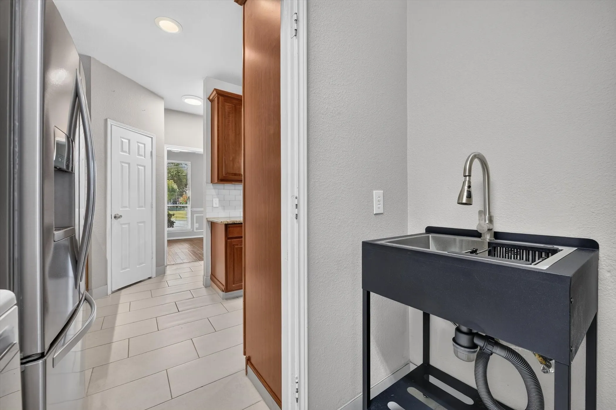 Single Family Residence For Sale in Denton County , 6217 Apache Drive, The Colony, Texas 75056, 4 Bedroom, 3 Bathroom, 2 Garage spaces, 2,139 Sqft, built in 2001, mls#21327865, Real Estate Agent in The Colony, Homes For Sale in Denton county, Homes For Sale in The Colony, Realtor in The Colony Texas, Real Estate Brokerage Independent Realty Texas, Luminita Cordes Realtor
