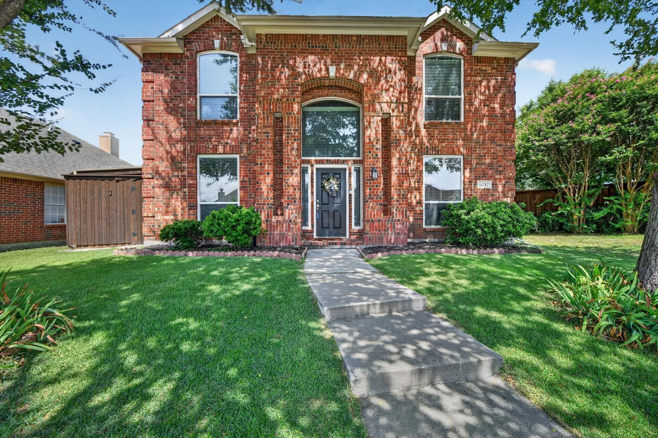 Single Family Residence For Sale in Denton County , 6217 Apache Drive, The Colony, Texas 75056, 4 Bedroom, 3 Bathroom, 2 Garage spaces, 2,139 Sqft, built in 2001, mls#21327865, Real Estate Agent in The Colony, Homes For Sale in Denton county, Homes For Sale in The Colony, Realtor in The Colony Texas, Real Estate Brokerage Independent Realty Texas, Luminita Cordes Realtor