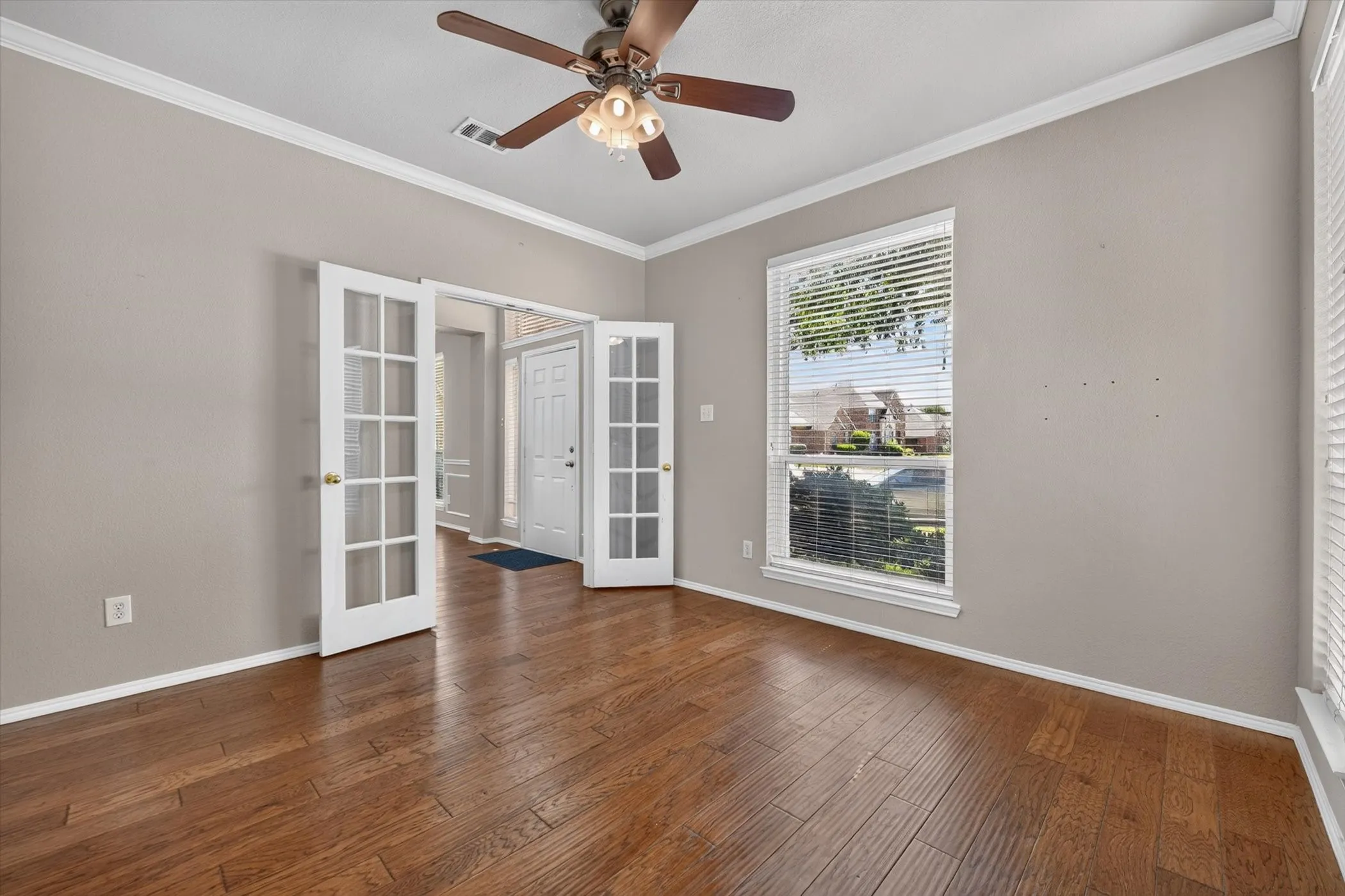 Single Family Residence For Sale in Denton County , 6217 Apache Drive, The Colony, Texas 75056, 4 Bedroom, 3 Bathroom, 2 Garage spaces, 2,139 Sqft, built in 2001, mls#21327865, Real Estate Agent in The Colony, Homes For Sale in Denton county, Homes For Sale in The Colony, Realtor in The Colony Texas, Real Estate Brokerage Independent Realty Texas, Luminita Cordes Realtor