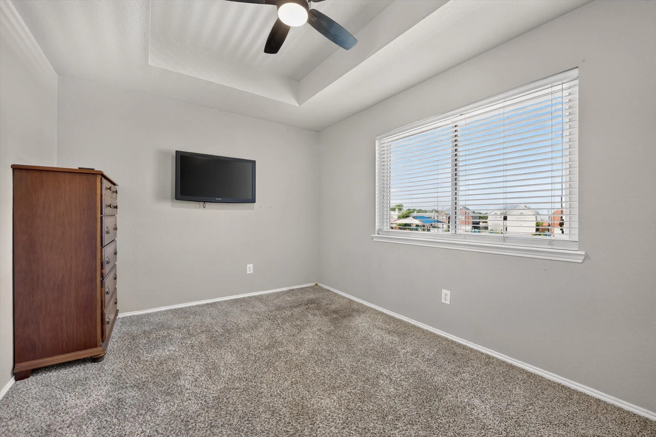 Single Family Residence For Sale in Denton County , 6217 Apache Drive, The Colony, Texas 75056, 4 Bedroom, 3 Bathroom, 2 Garage spaces, 2,139 Sqft, built in 2001, mls#21327865, Real Estate Agent in The Colony, Homes For Sale in Denton county, Homes For Sale in The Colony, Realtor in The Colony Texas, Real Estate Brokerage Independent Realty Texas, Luminita Cordes Realtor