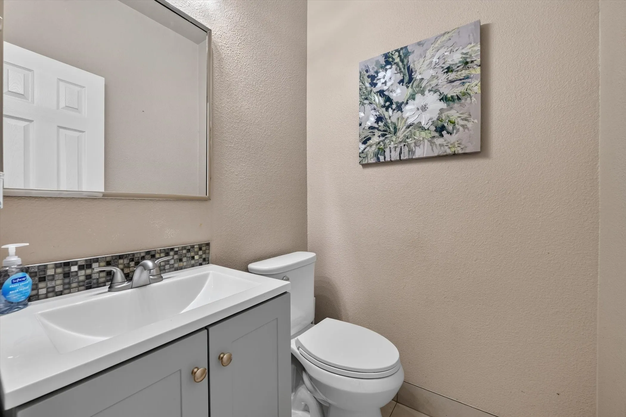 Single Family Residence For Sale in Denton County , 6217 Apache Drive, The Colony, Texas 75056, 4 Bedroom, 3 Bathroom, 2 Garage spaces, 2,139 Sqft, built in 2001, mls#21327865, Real Estate Agent in The Colony, Homes For Sale in Denton county, Homes For Sale in The Colony, Realtor in The Colony Texas, Real Estate Brokerage Independent Realty Texas, Luminita Cordes Realtor