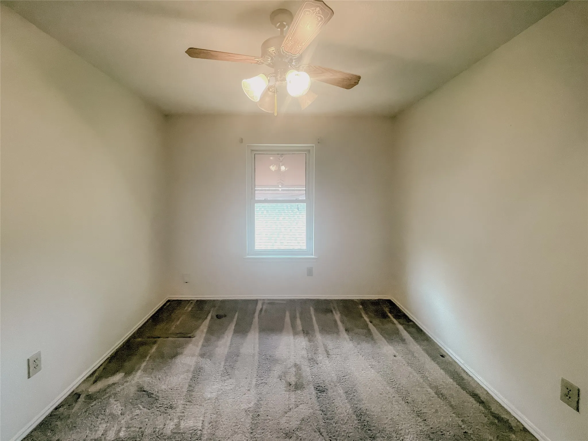 Single Family Residence For Sale in Tarrant County , 1312 Rio Grande Drive, Benbrook, Texas 76126, 4 Bedroom, 3 Bathroom, 2 Garage spaces, 3,055 Sqft, built in 1990, mls#21327218, Real Estate Agent in Benbrook, Homes For Sale in Tarrant county, Homes For Sale in Benbrook, Realtor in Benbrook Texas, Real Estate Brokerage Independent Realty Texas, Luminita Cordes Realtor