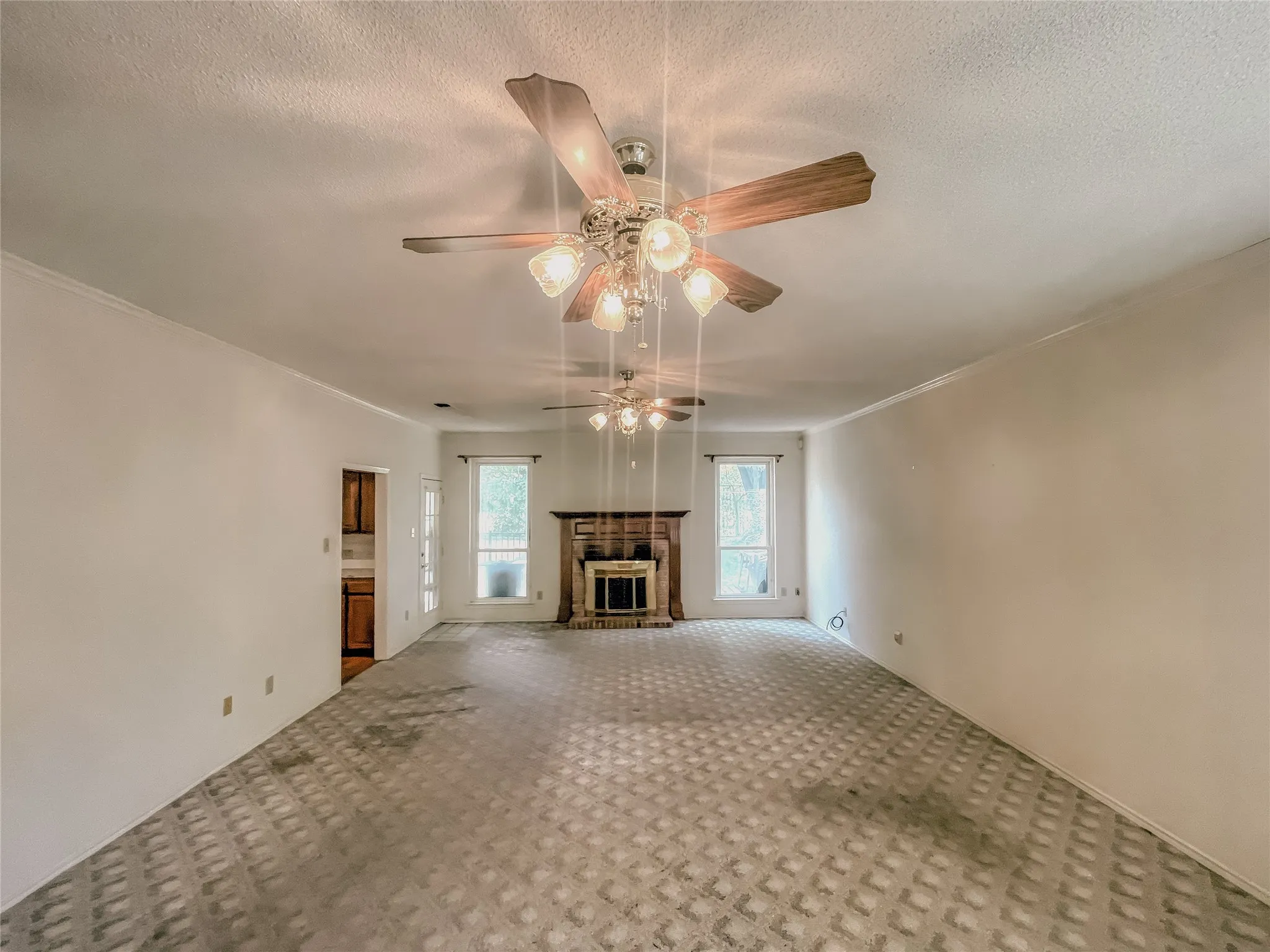 Single Family Residence For Sale in Tarrant County , 1312 Rio Grande Drive, Benbrook, Texas 76126, 4 Bedroom, 3 Bathroom, 2 Garage spaces, 3,055 Sqft, built in 1990, mls#21327218, Real Estate Agent in Benbrook, Homes For Sale in Tarrant county, Homes For Sale in Benbrook, Realtor in Benbrook Texas, Real Estate Brokerage Independent Realty Texas, Luminita Cordes Realtor