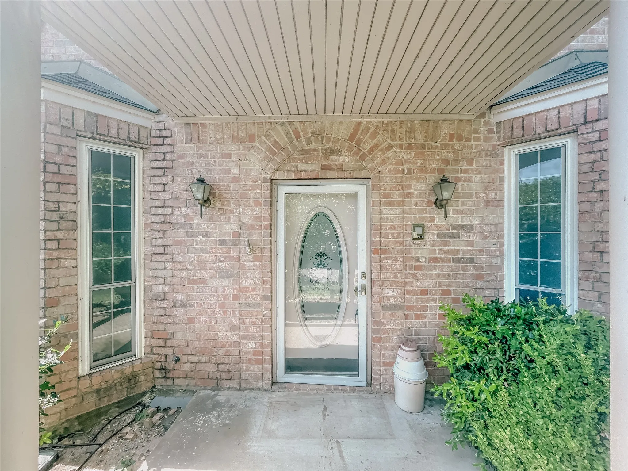 Single Family Residence For Sale in Tarrant County , 1312 Rio Grande Drive, Benbrook, Texas 76126, 4 Bedroom, 3 Bathroom, 2 Garage spaces, 3,055 Sqft, built in 1990, mls#21327218, Real Estate Agent in Benbrook, Homes For Sale in Tarrant county, Homes For Sale in Benbrook, Realtor in Benbrook Texas, Real Estate Brokerage Independent Realty Texas, Luminita Cordes Realtor