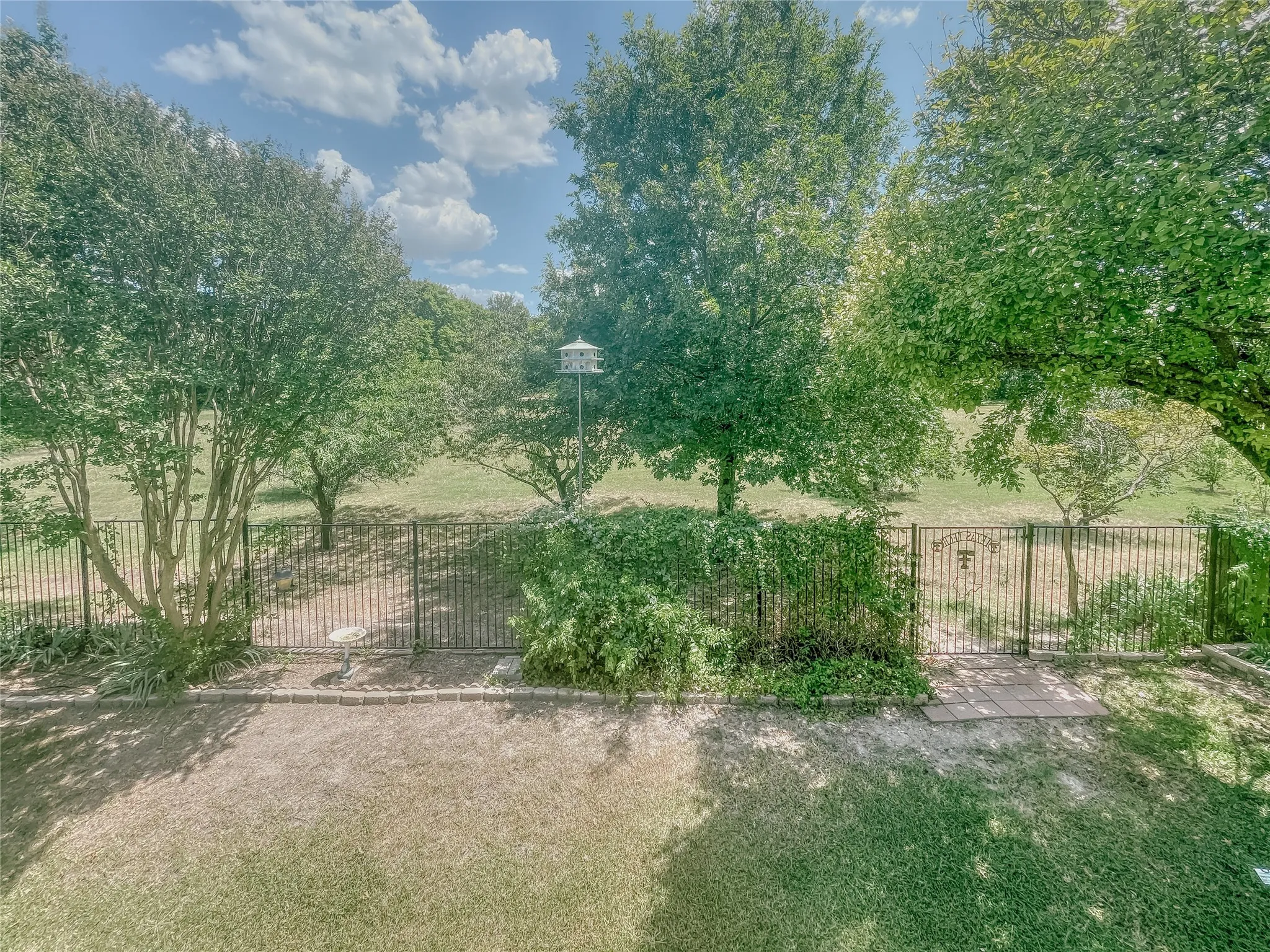 Single Family Residence For Sale in Tarrant County , 1312 Rio Grande Drive, Benbrook, Texas 76126, 4 Bedroom, 3 Bathroom, 2 Garage spaces, 3,055 Sqft, built in 1990, mls#21327218, Real Estate Agent in Benbrook, Homes For Sale in Tarrant county, Homes For Sale in Benbrook, Realtor in Benbrook Texas, Real Estate Brokerage Independent Realty Texas, Luminita Cordes Realtor