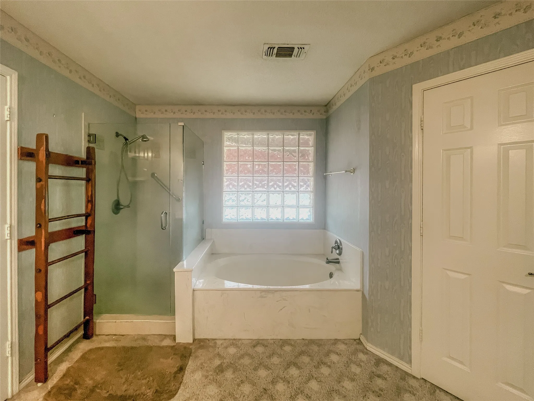Single Family Residence For Sale in Tarrant County , 1312 Rio Grande Drive, Benbrook, Texas 76126, 4 Bedroom, 3 Bathroom, 2 Garage spaces, 3,055 Sqft, built in 1990, mls#21327218, Real Estate Agent in Benbrook, Homes For Sale in Tarrant county, Homes For Sale in Benbrook, Realtor in Benbrook Texas, Real Estate Brokerage Independent Realty Texas, Luminita Cordes Realtor
