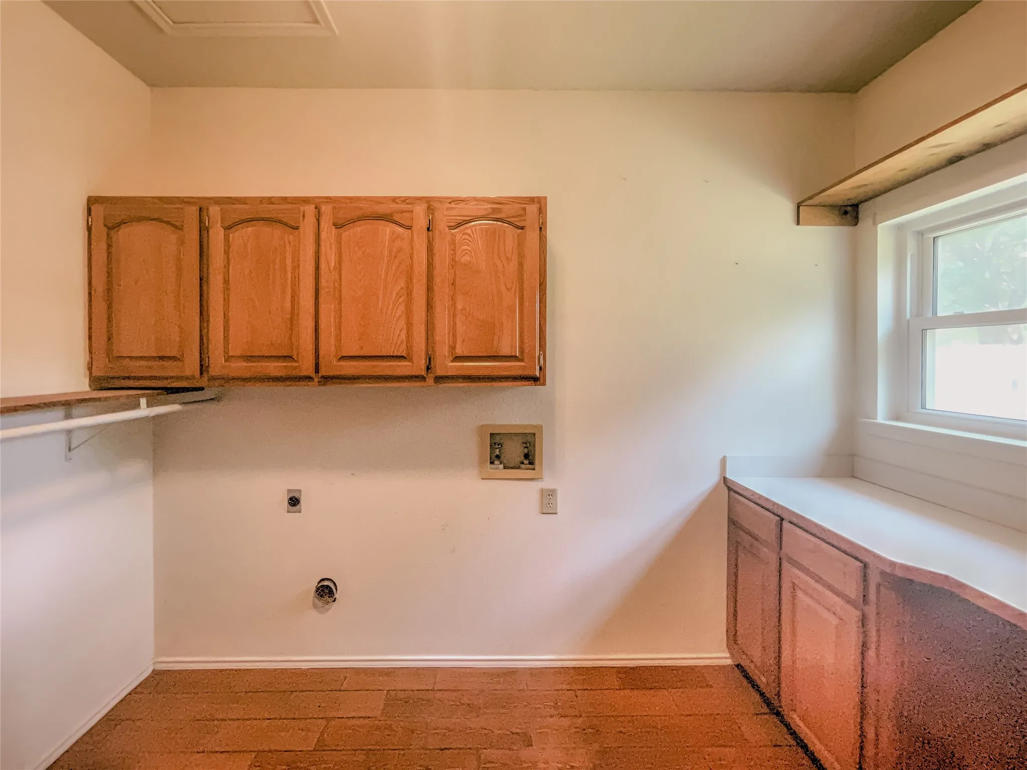 Single Family Residence For Sale in Tarrant County , 1312 Rio Grande Drive, Benbrook, Texas 76126, 4 Bedroom, 3 Bathroom, 2 Garage spaces, 3,055 Sqft, built in 1990, mls#21327218, Real Estate Agent in Benbrook, Homes For Sale in Tarrant county, Homes For Sale in Benbrook, Realtor in Benbrook Texas, Real Estate Brokerage Independent Realty Texas, Luminita Cordes Realtor