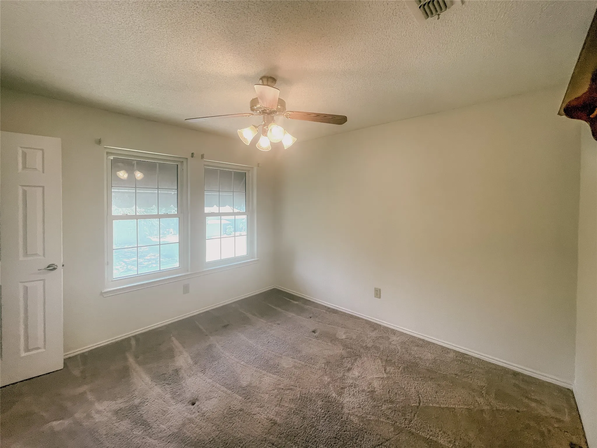 Single Family Residence For Sale in Tarrant County , 1312 Rio Grande Drive, Benbrook, Texas 76126, 4 Bedroom, 3 Bathroom, 2 Garage spaces, 3,055 Sqft, built in 1990, mls#21327218, Real Estate Agent in Benbrook, Homes For Sale in Tarrant county, Homes For Sale in Benbrook, Realtor in Benbrook Texas, Real Estate Brokerage Independent Realty Texas, Luminita Cordes Realtor
