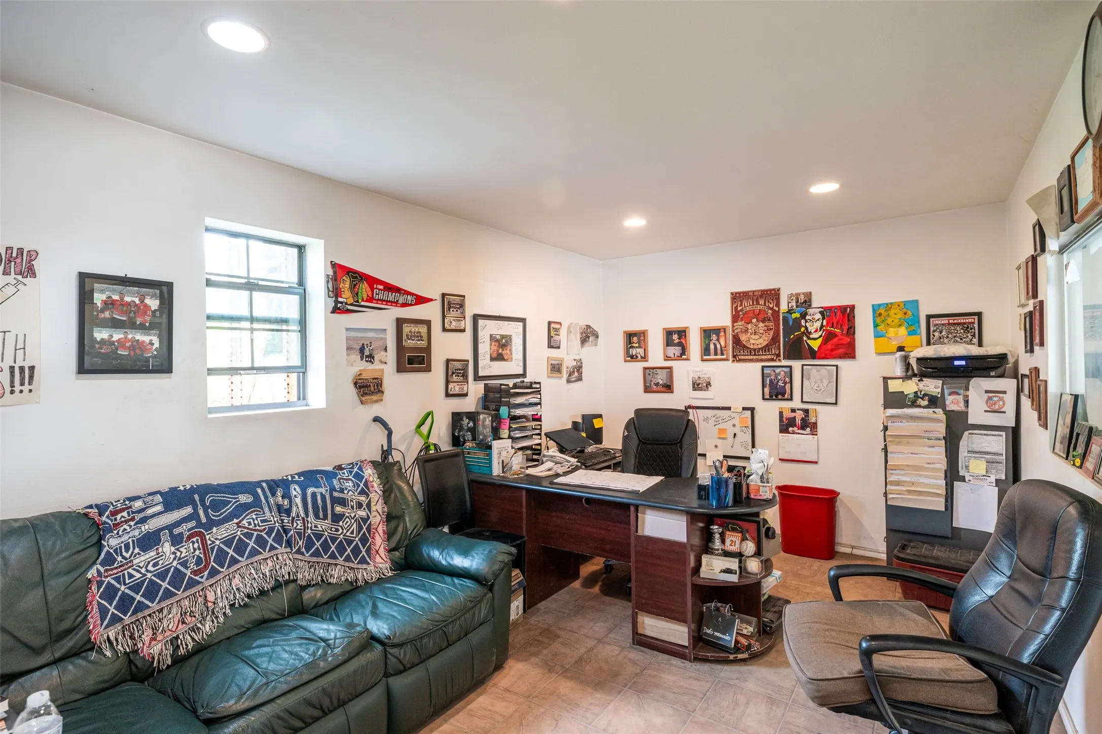 Office area in 40 x 60 garage.