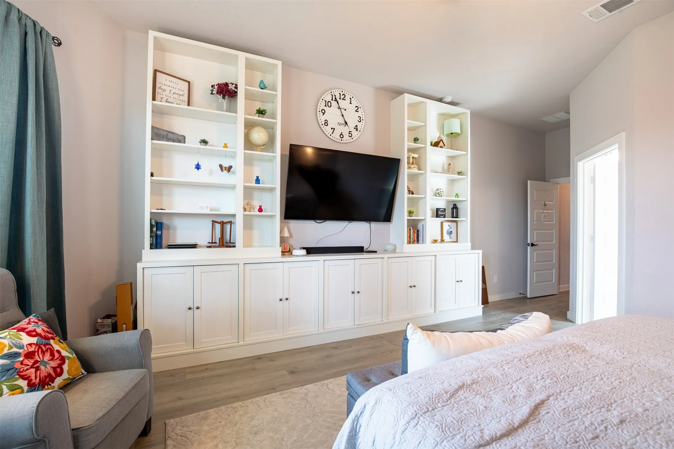 Primary suite with built-ins.