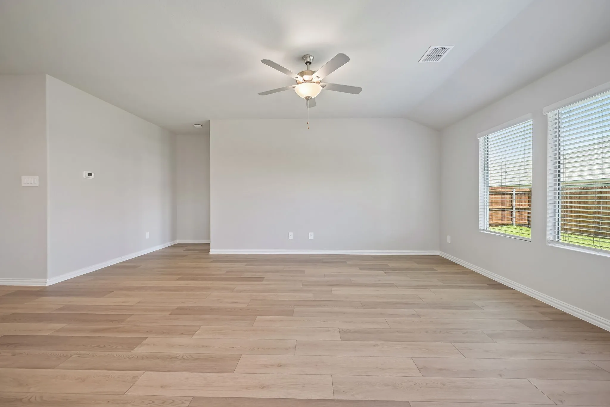  Photo is not of the actual home, but is an inspirational photo of builder’s model home and may depict options, furnishings, and/or decorator features that are not included.
