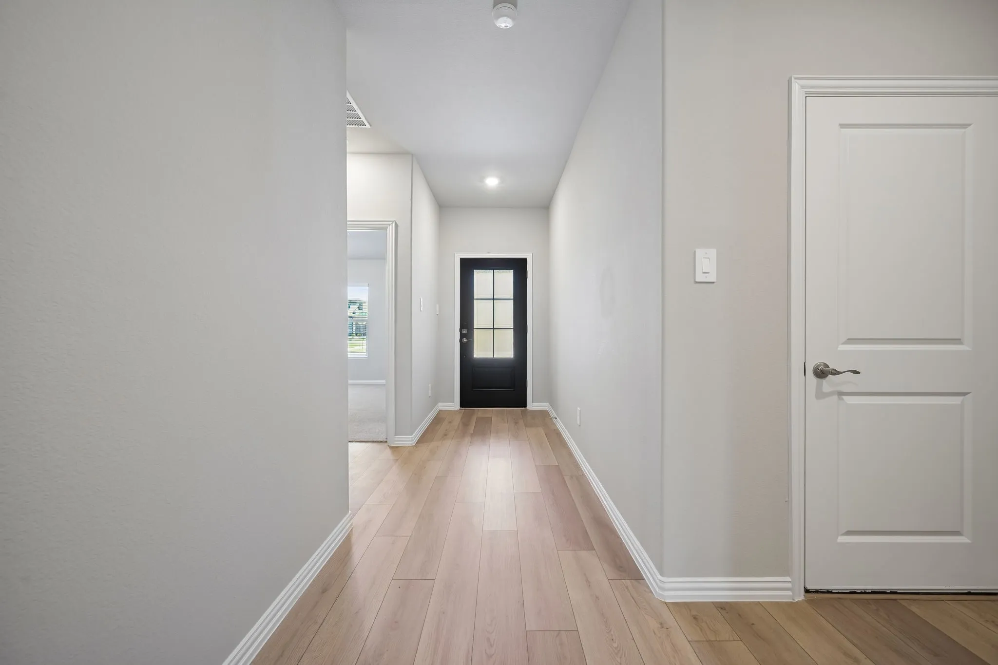  Photo is not of the actual home, but is an inspirational photo of builder’s model home and may depict options, furnishings, and/or decorator features that are not included.
