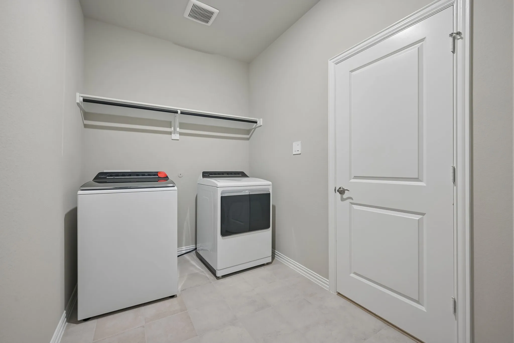  Photo is not of the actual home, but is an inspirational photo of builder’s model home and may depict options, furnishings, and/or decorator features that are not included.
