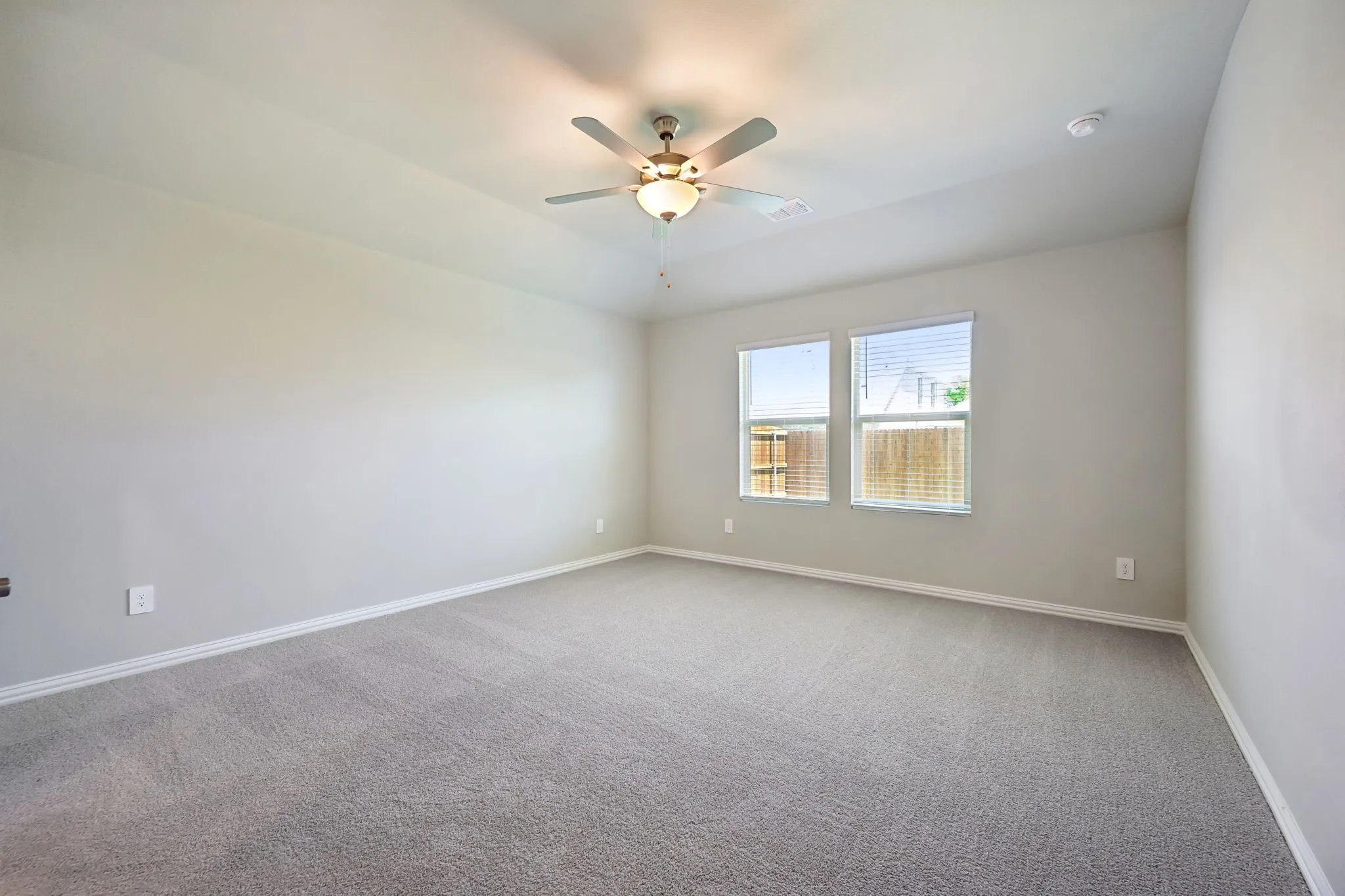  Photo is not of the actual home, but is an inspirational photo of builder’s model home and may depict options, furnishings, and/or decorator features that are not included.
