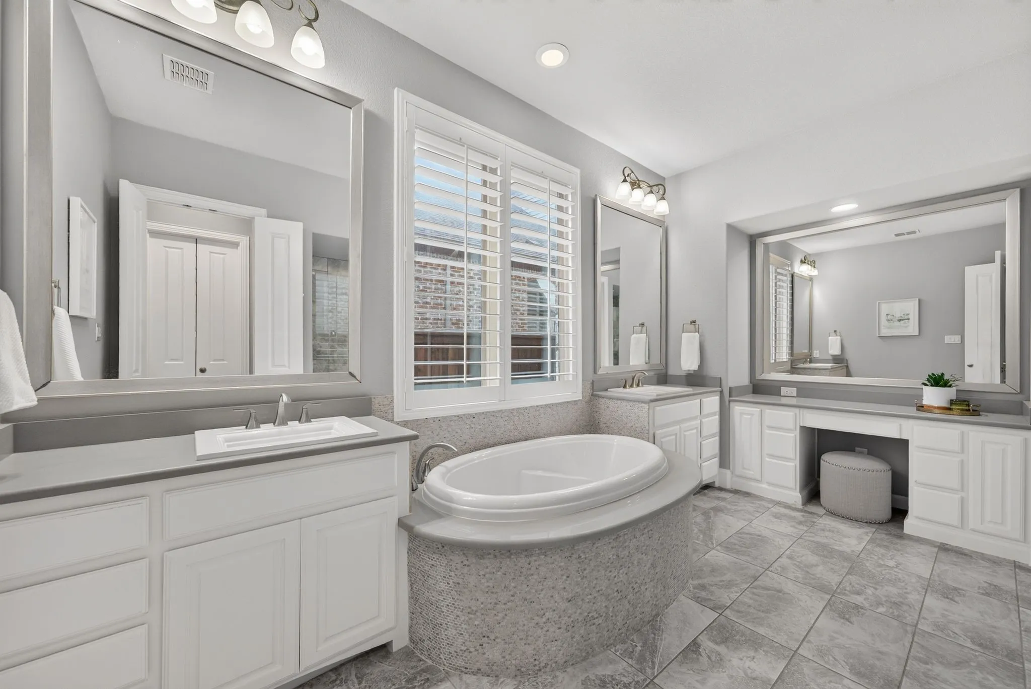 Single Family Residence For Sale in Denton County , 1823 Passion Flower Road, Frisco, Texas 75033, 5 Bedroom, 7 Bathroom, 3 Garage spaces, 4,465 Sqft, built in 2017, mls#21325693, Real Estate Agent in Frisco, Homes For Sale in Denton county, Homes For Sale in Frisco, Realtor in Frisco Texas, Real Estate Brokerage Independent Realty Texas, Luminita Cordes Realtor