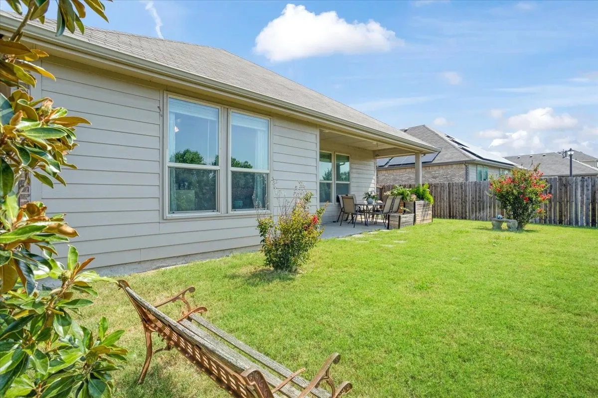 Single Family Residence For Sale in Grayson County , 505 Vawter Drive, Van Alstyne, Texas 75495, 4 Bedroom, 2 Bathroom, 2 Garage spaces, 1,818 Sqft, built in 2021, mls#21321075, Real Estate Agent in Van Alstyne, Homes For Sale in Grayson county, Homes For Sale in Van Alstyne, Realtor in Van Alstyne Texas, Real Estate Brokerage Independent Realty Texas, Luminita Cordes Realtor